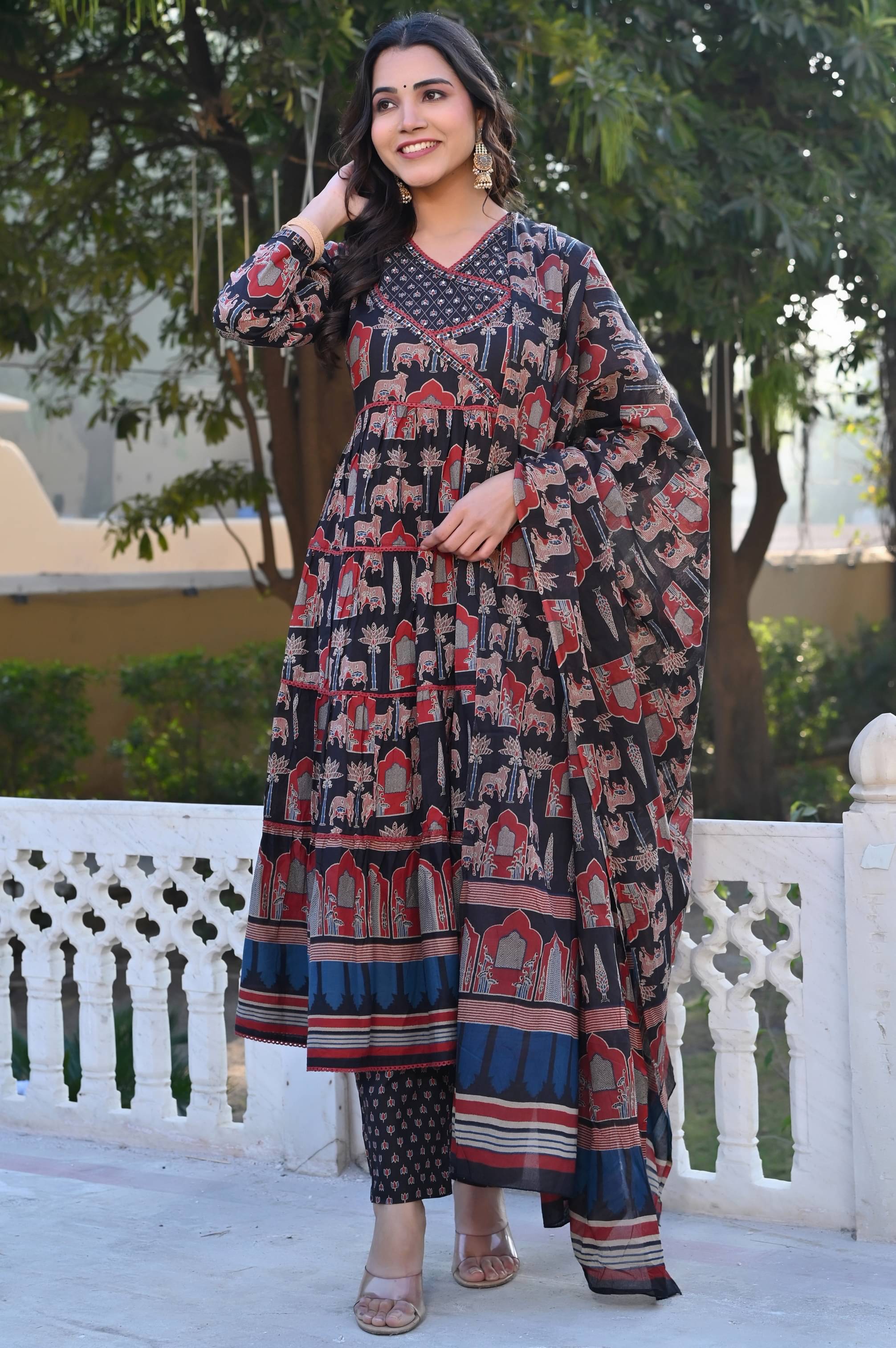     			Vbuyz Cotton Printed Kurti With Pants Women's Stitched Salwar Suit - Black ( Pack of 1 )