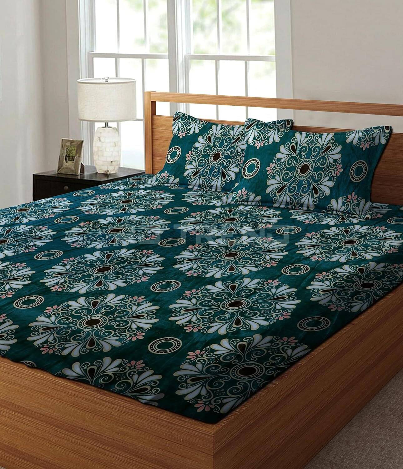     			Decent Home Fleece Abstract Printed Fitted ( King Size ) - Green