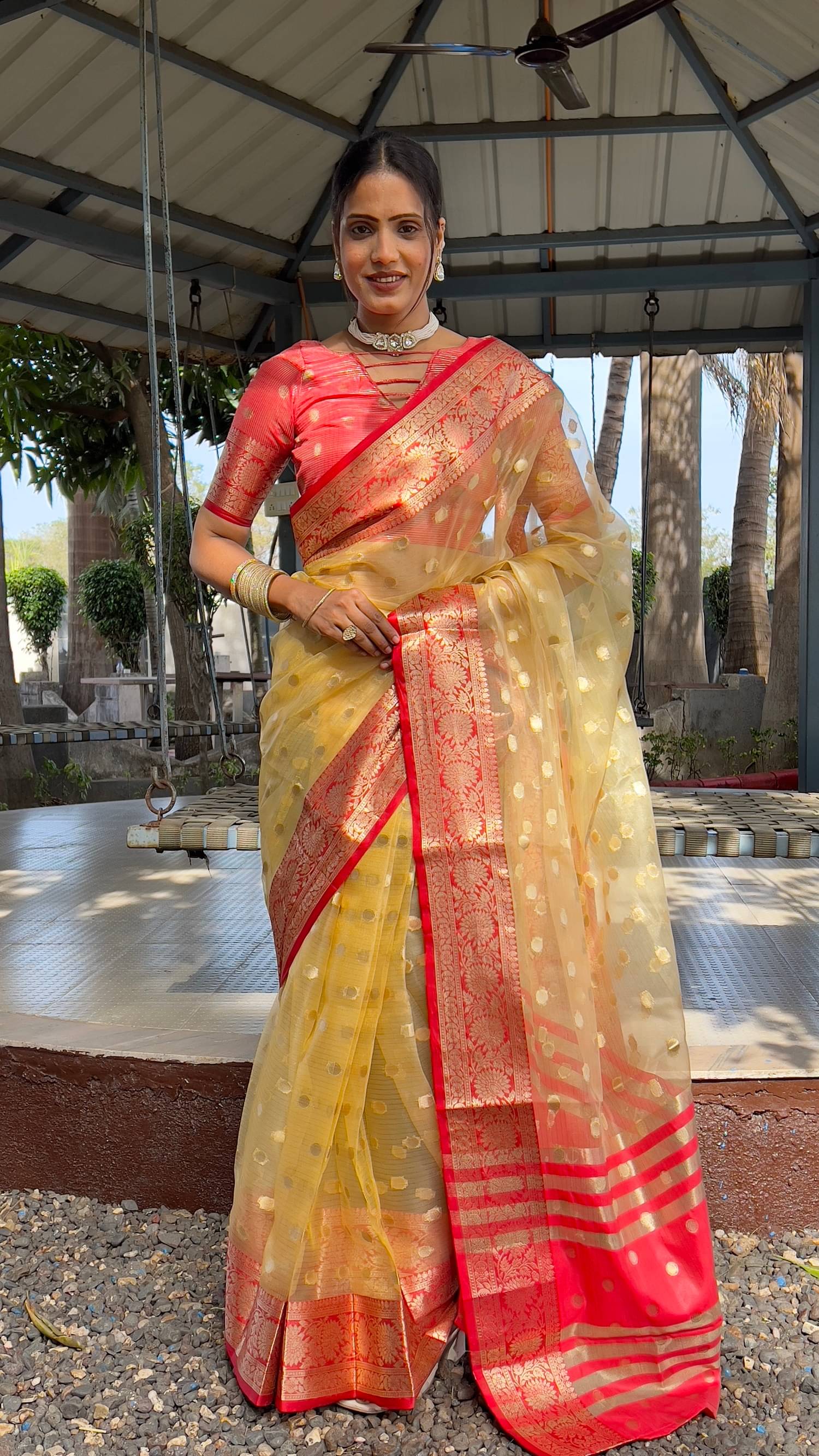     			JULEE Organza Embellished Saree With Unstitched Blouse Piece ( Yellow )