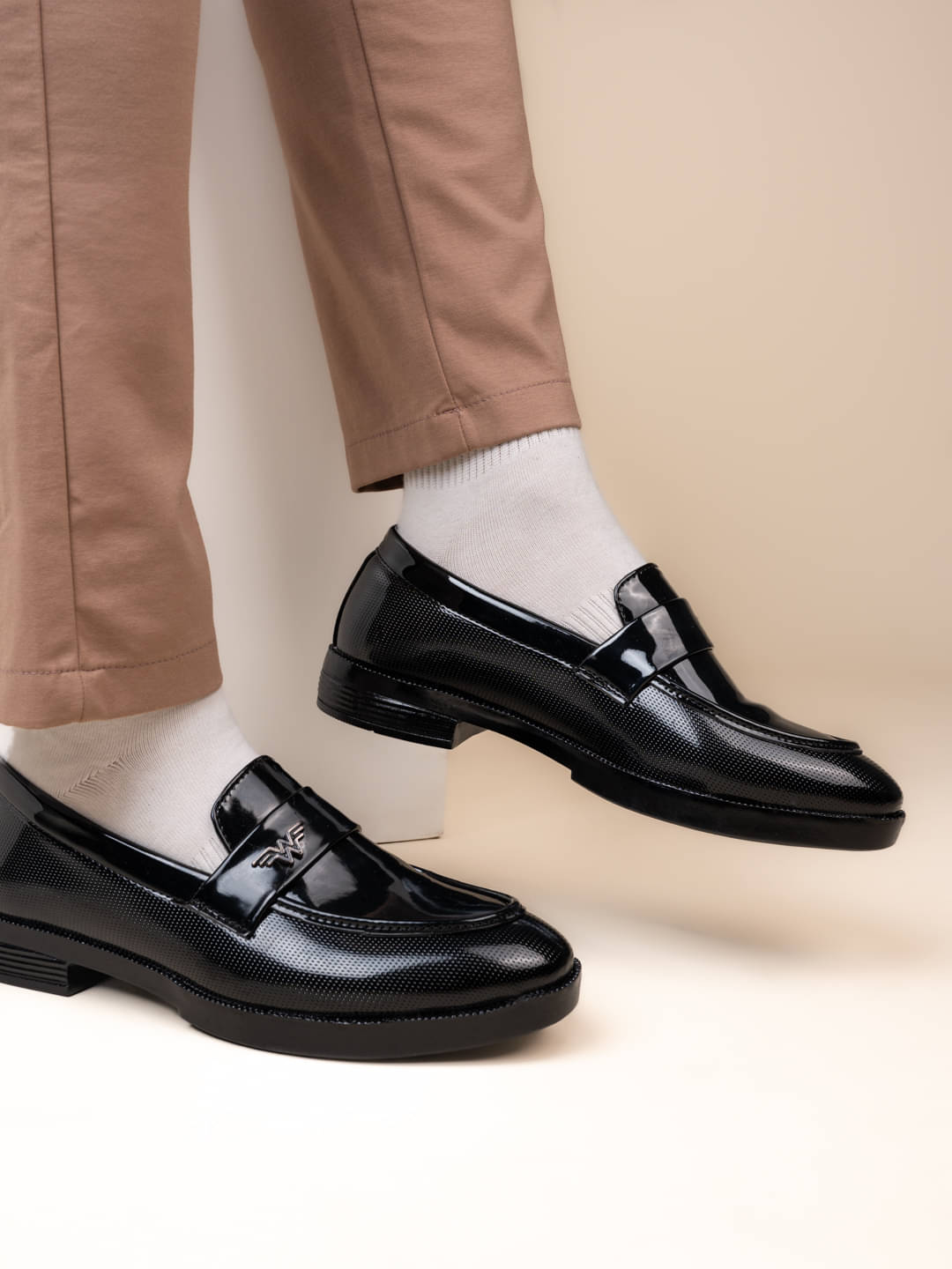     			Sneaklab Men's Black Men's Lifestyle Shoes