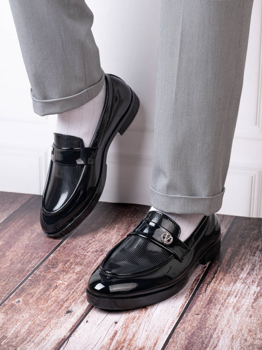     			Sneaklab Men's Black Men's Lifestyle Shoes