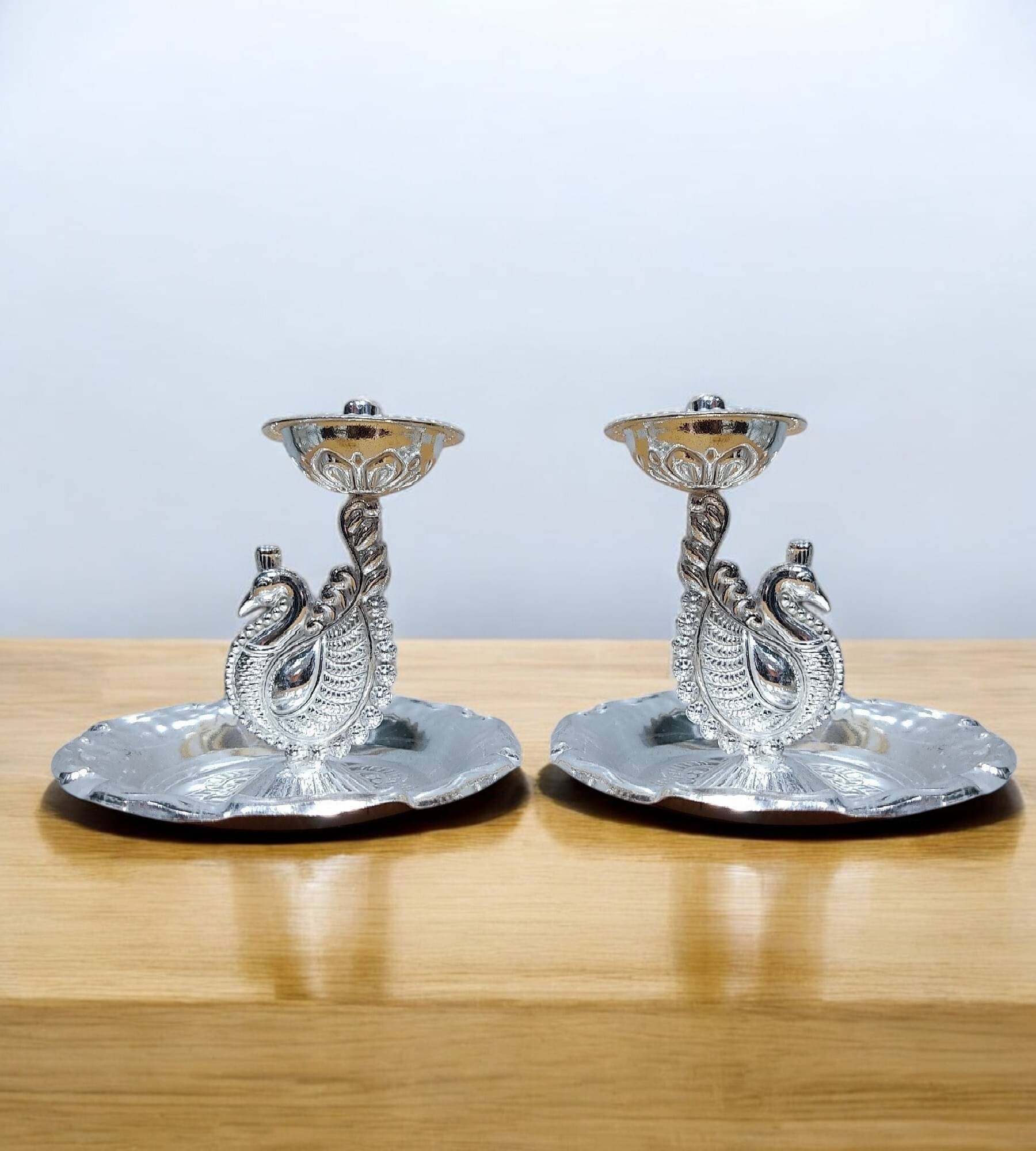     			Sigaram Brass 2.7 Inch Fancy Peacock Diya For Home Pooja Decore K4566