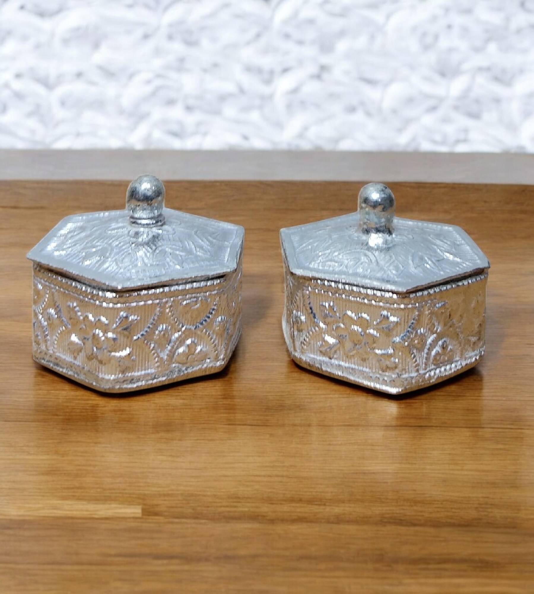     			Sigaram Brass Hexagone Meena Sindoor Kum Kum Dabbi For Home Pooja Decore K4616