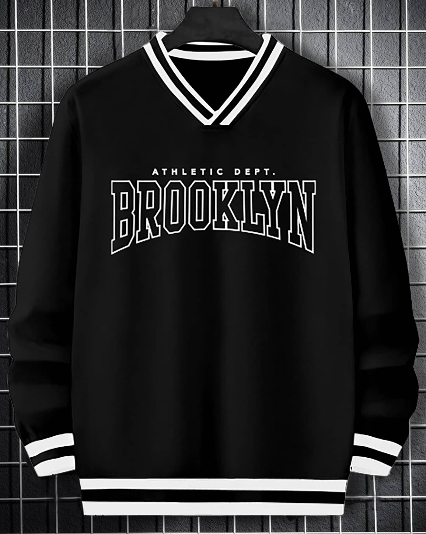 AOOSH Cotton Blend Regular Fit Striped Full Sleeves Men's V-Neck T-Shirt - Black ( Pack of 1 )     			AOOSH Cotton Blend Regular Fit Striped Full Sleeves Men's V-Neck T-Shirt - Black ( Pack of 1 )