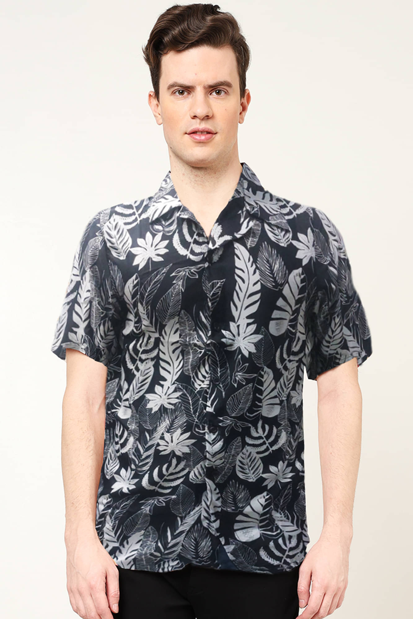     			Yash Gallery Polyester Regular Fit Printed Half Sleeves Men's Casual Shirt - Black ( Pack of 1 )