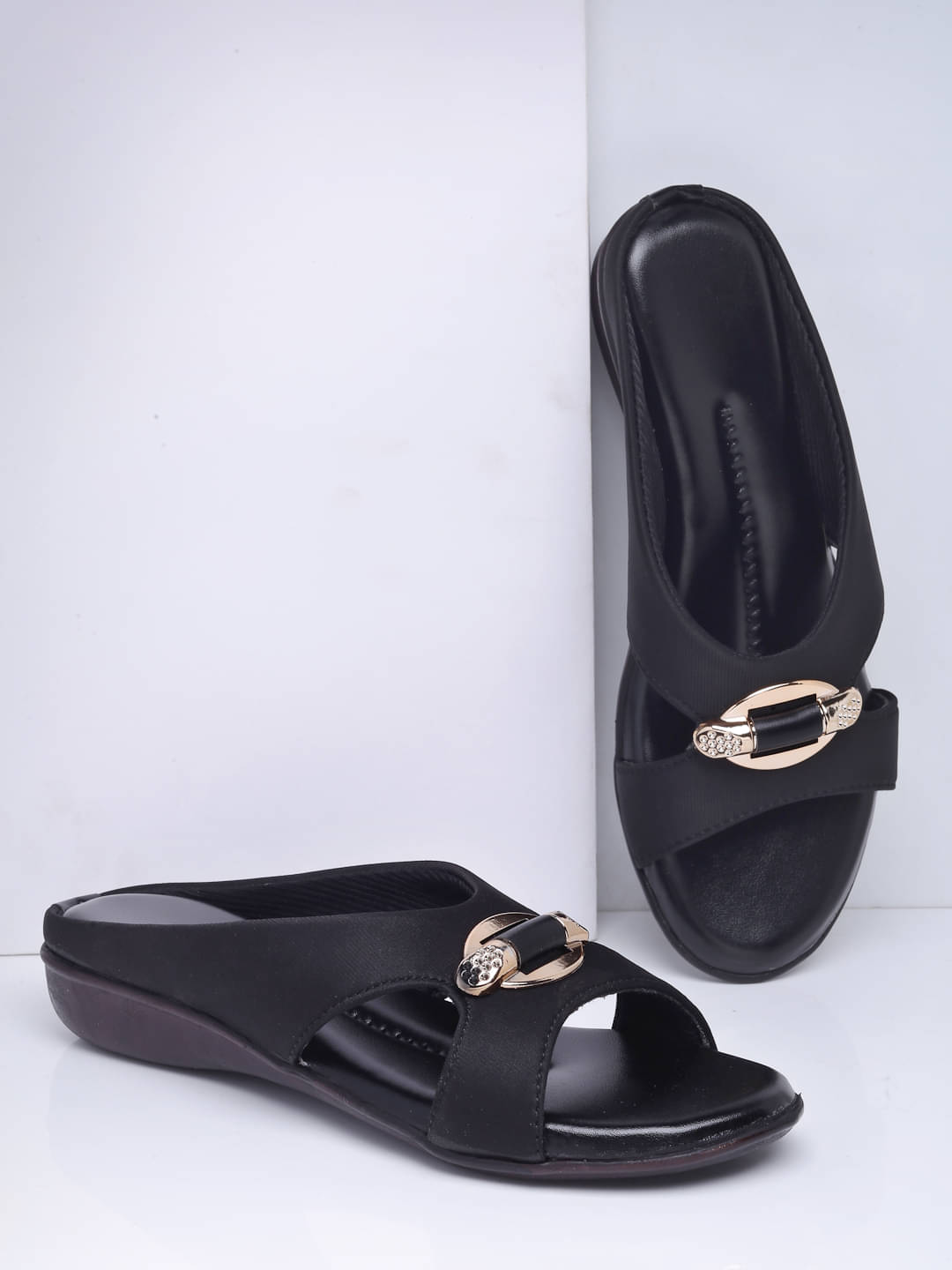     			Carrito Black Women's Flats