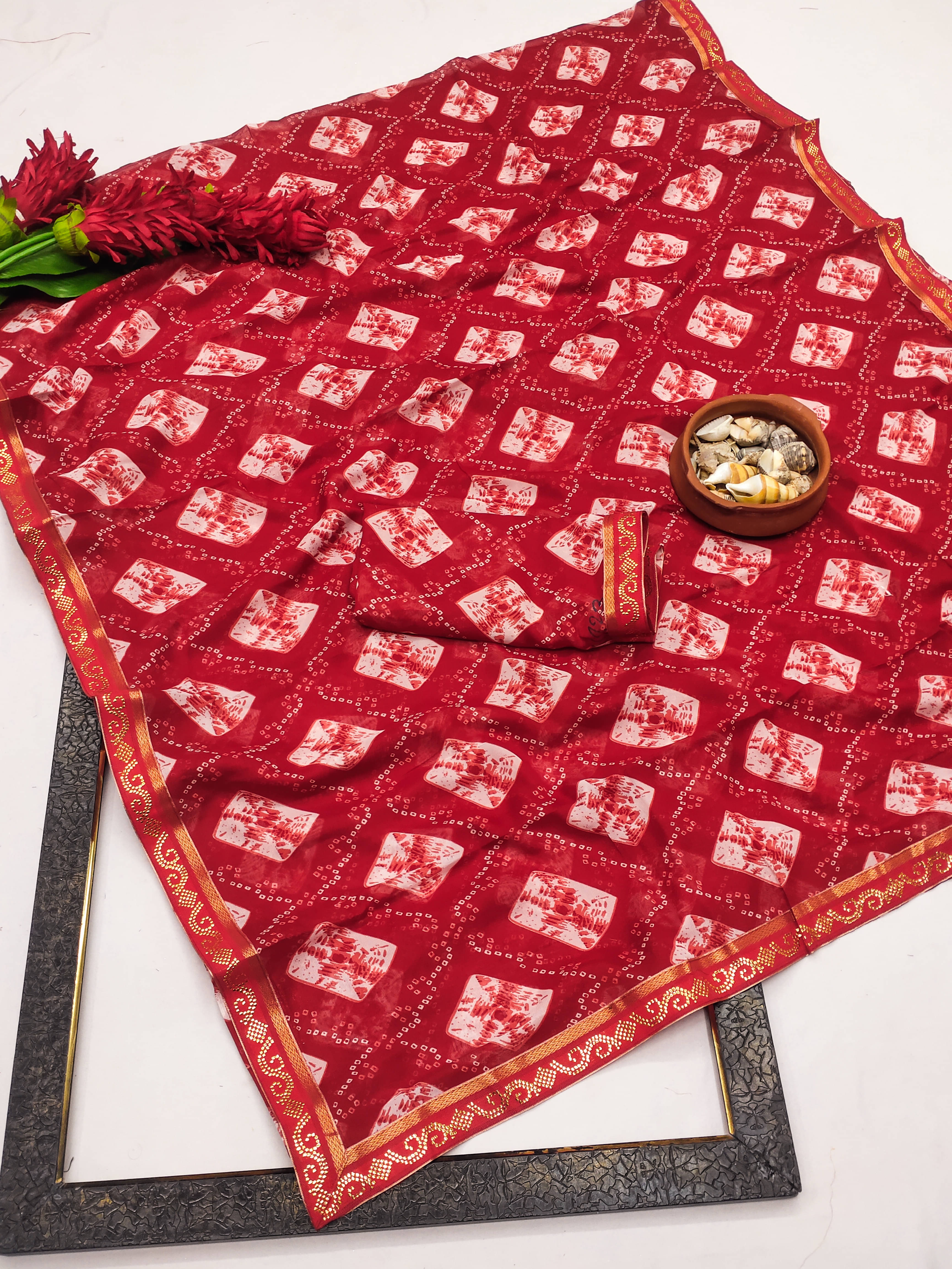     			Kanooda Prints Georgette Dyed Saree With Unstitched Blouse Piece ( Red )