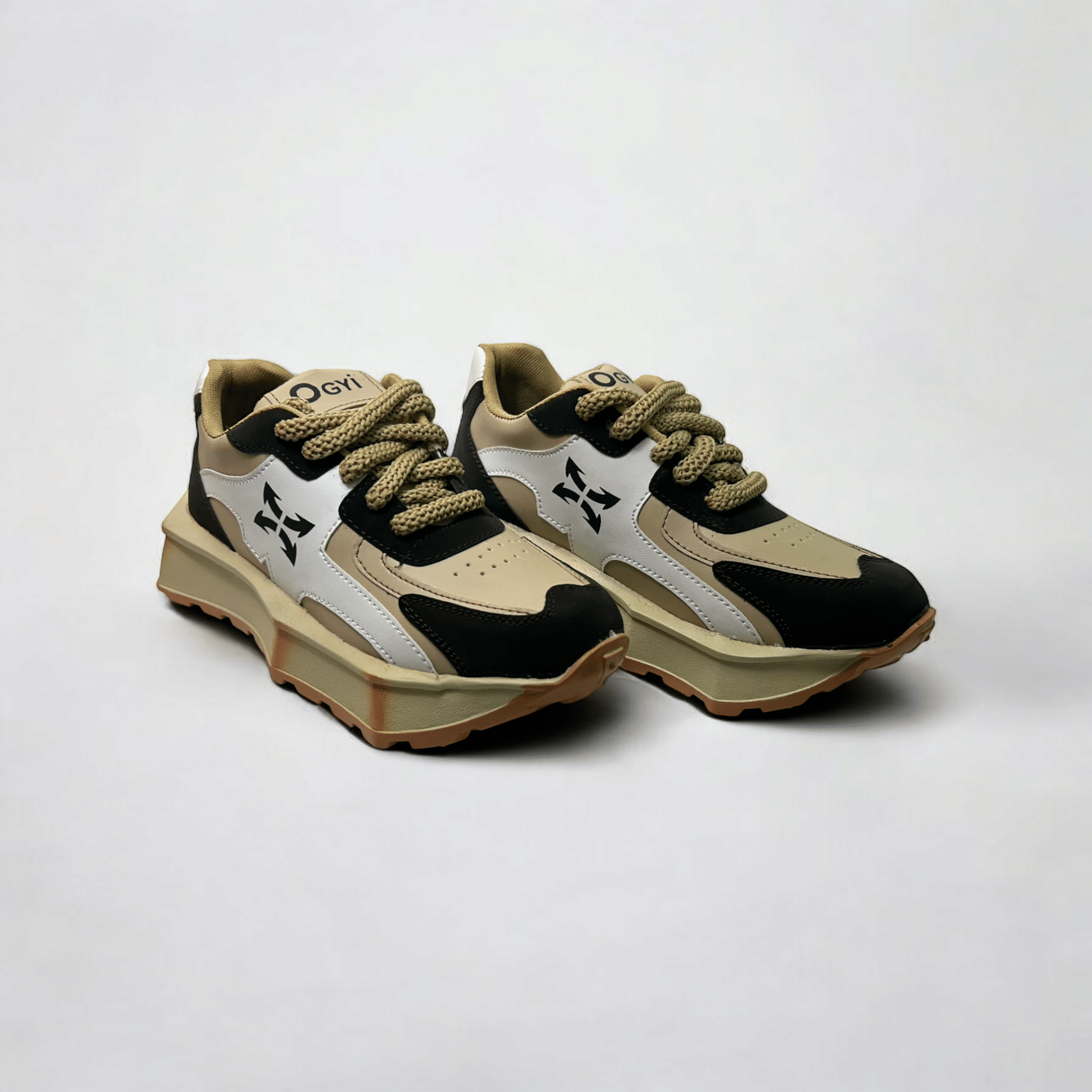     			Akiko URBAN ARROWS Brown Men's Sneakers