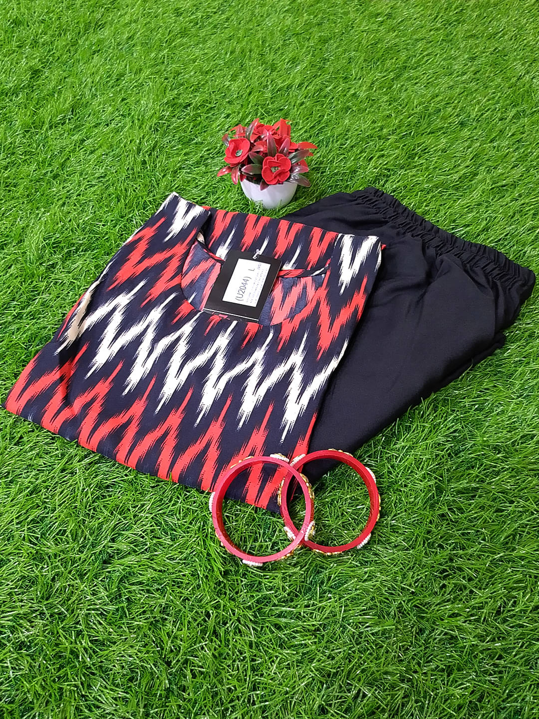 1 Stop Fashion Pack of 1 Crepe Printed Straight Women's Kurti - ( Black )     			1 Stop Fashion Pack of 1 Crepe Printed Straight Women's Kurti - ( Black )