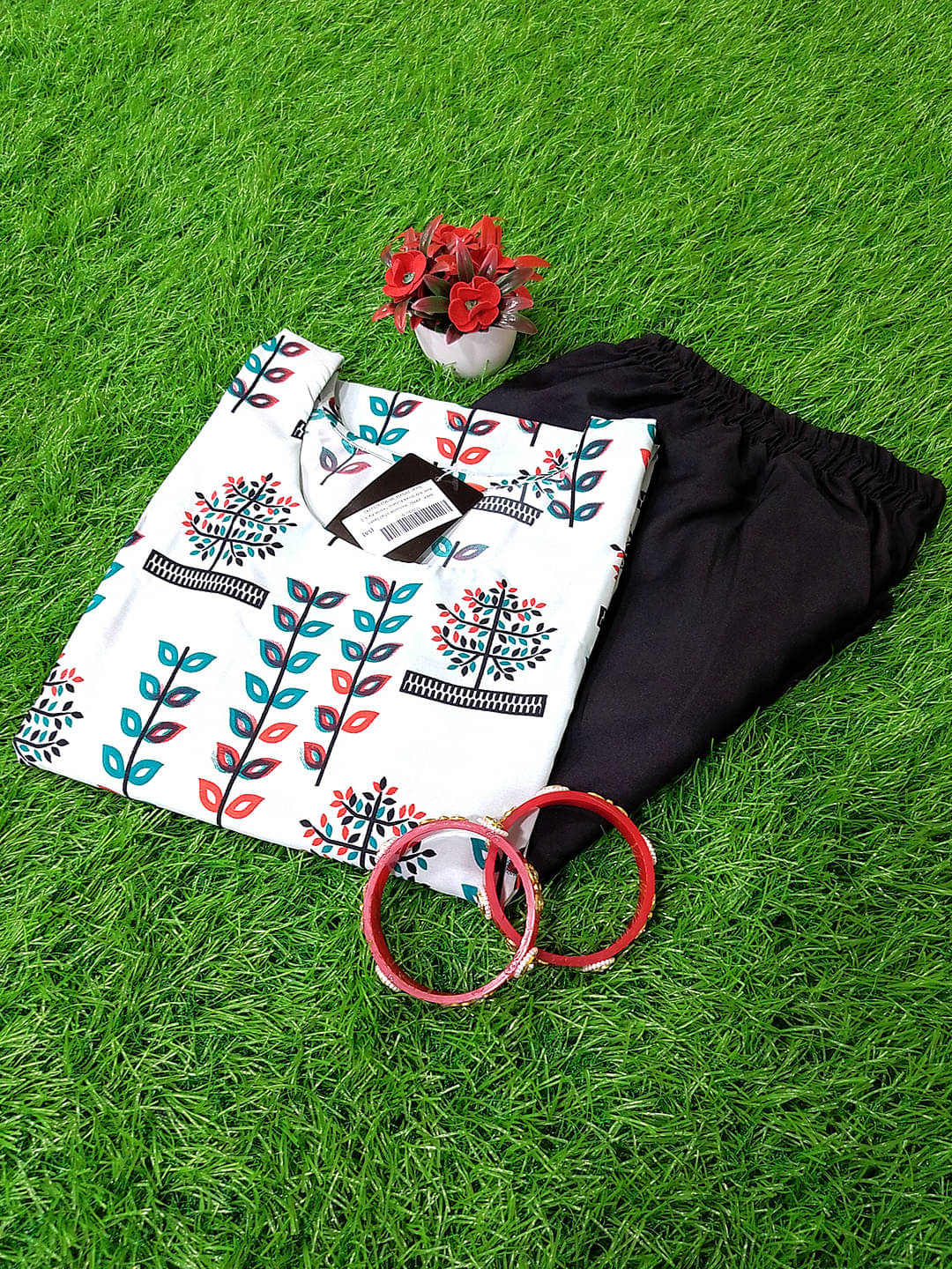 1 Stop Fashion Pack of 1 Crepe Printed Straight Women's Kurti - ( Grey ) 1 Stop Fashion Pack of 1 Crepe Printed Straight Women's Kurti - ( Grey )