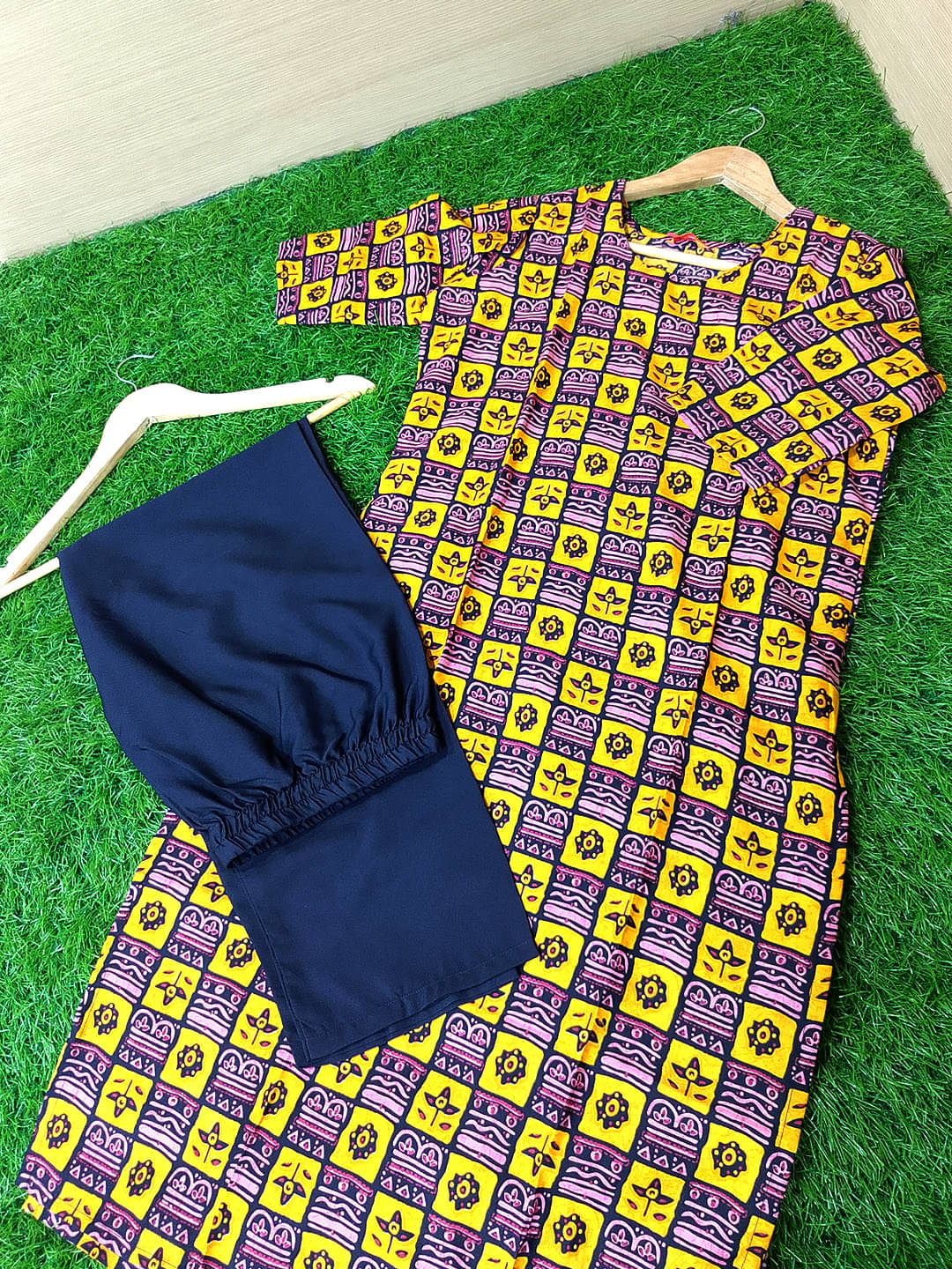     			1 Stop Fashion Pack of 1 Crepe Printed Straight Women's Kurti - ( Yellow )