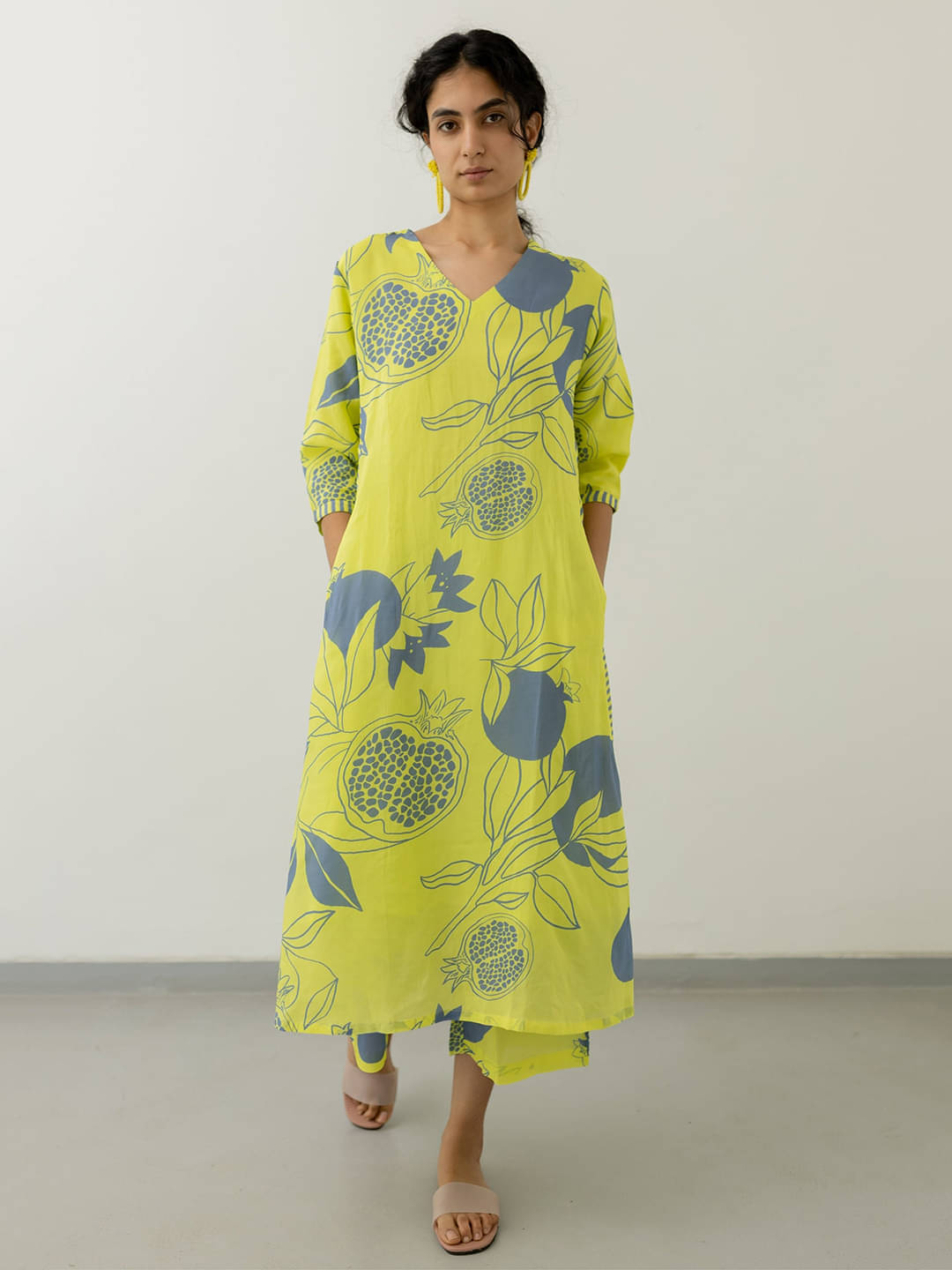 Royal Export Viscose Printed Kurti With Pants Women's Stitched Salwar Suit - Yellow ( Pack of 1 ) Royal Export Viscose Printed Kurti With Pants Women's Stitched Salwar Suit - Yellow ( Pack of 1 )