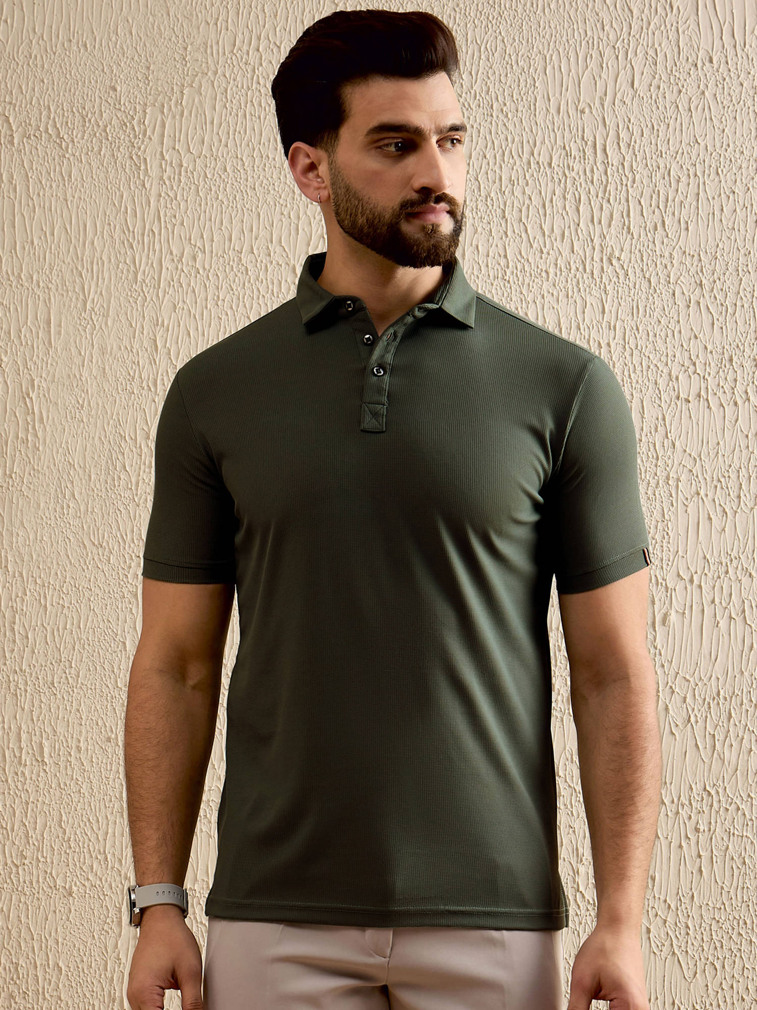 Uth Republic Pack of 1 Cotton Blend Regular Fit Solid Half Sleeves Men's Polo T Shirt ( Military Green ) Uth Republic Pack of 1 Cotton Blend Regular Fit Solid Half Sleeves Men's Polo T Shirt ( Military Green )