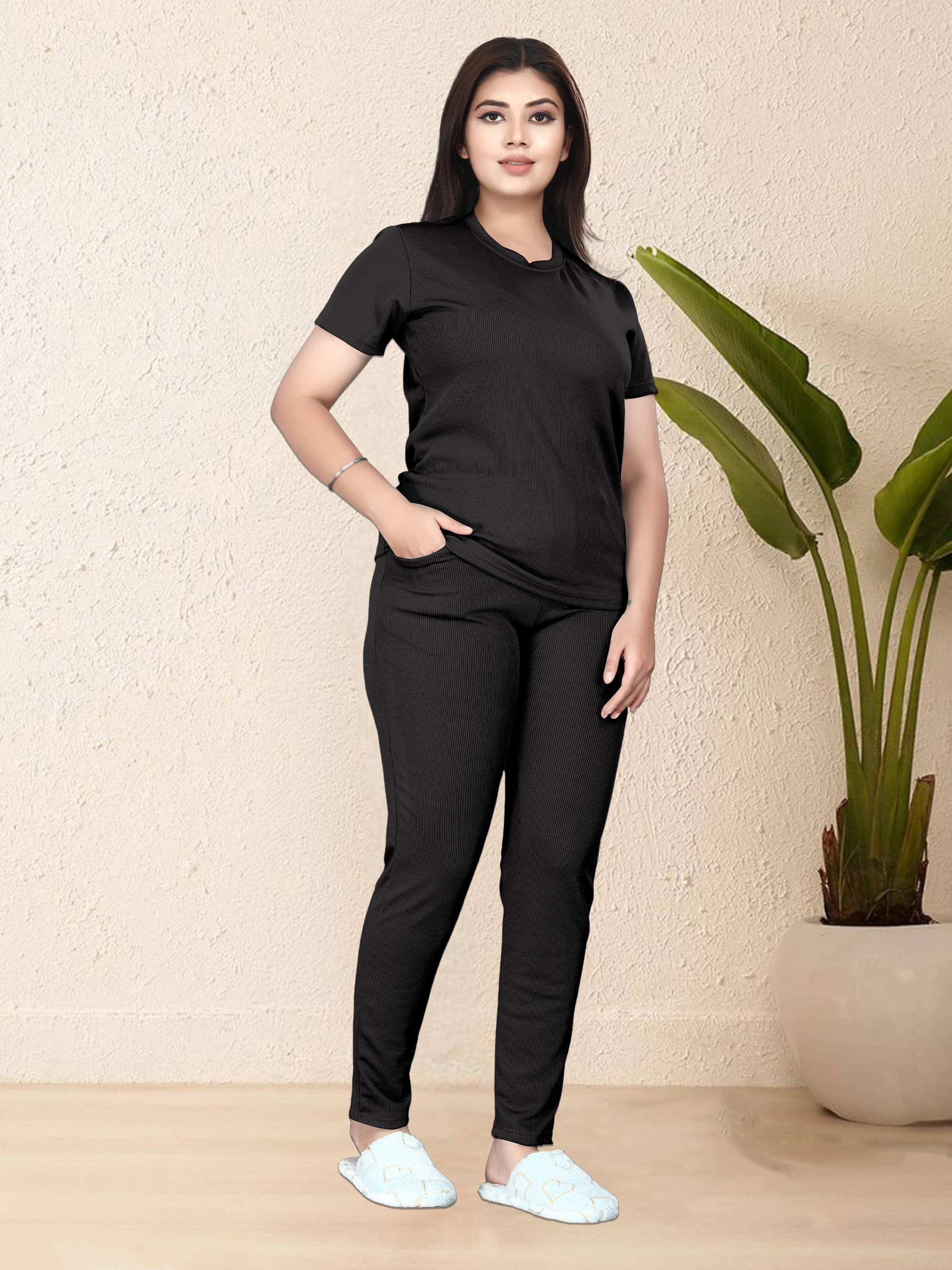     			DTR FASHION Black Cotton Blend Solid Tracksuit - Pack of 1