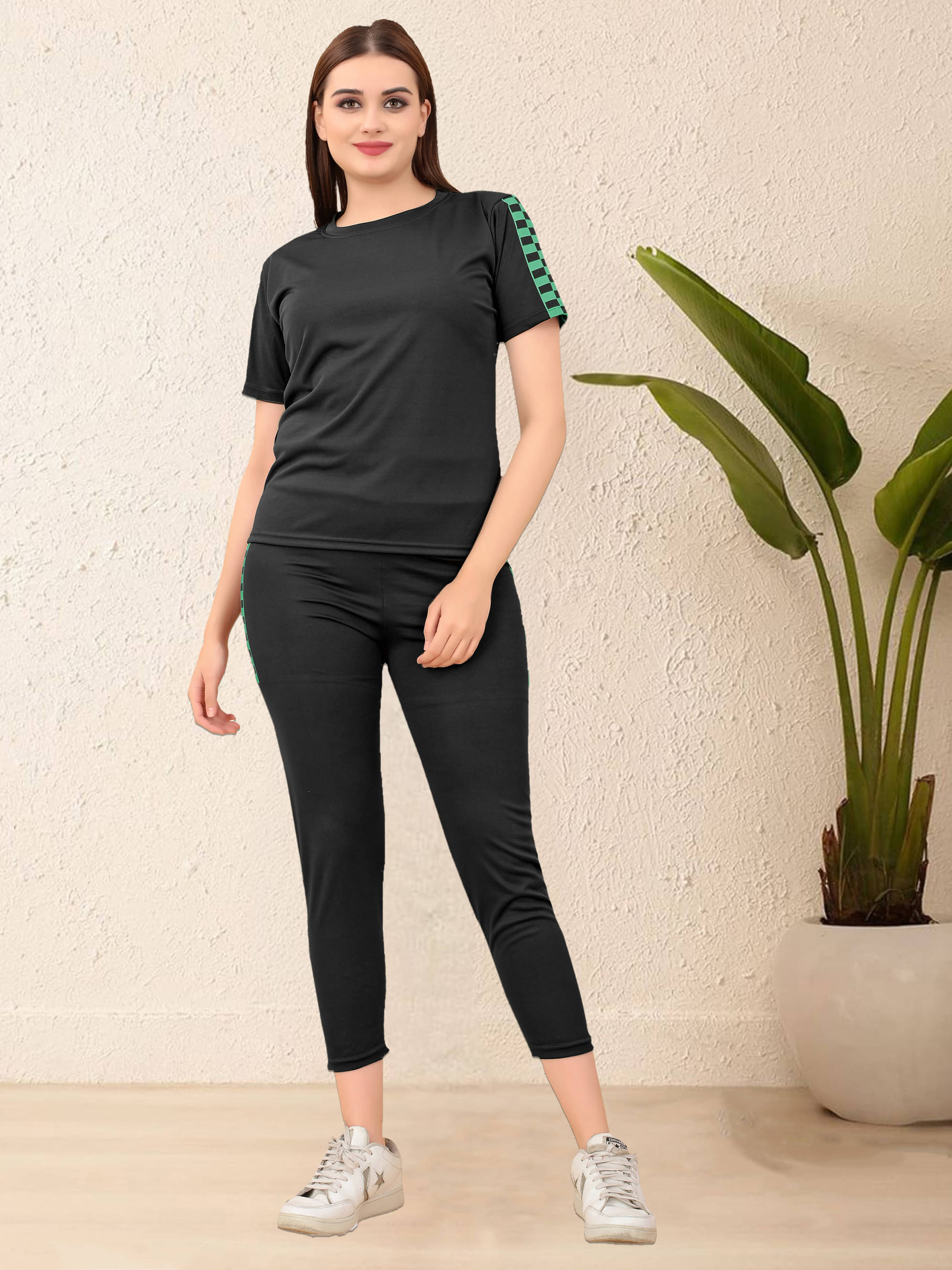     			DTR FASHION Black Cotton Blend Printed Tracksuit - Pack of 1