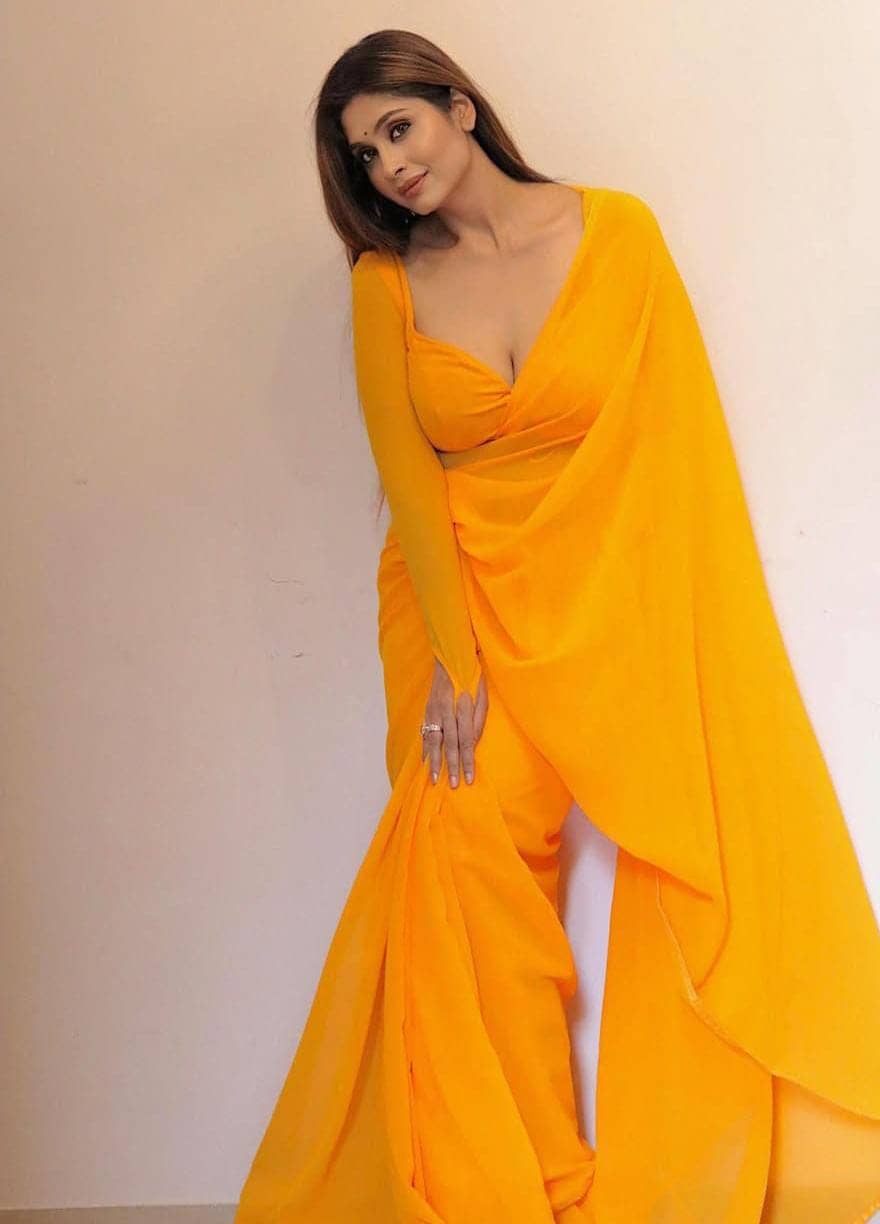 Kashvi Sarees Georgette Solid Saree With Unstitched Blouse Piece ( Yellow ) - Sarees | Buy online on ZillyBuy