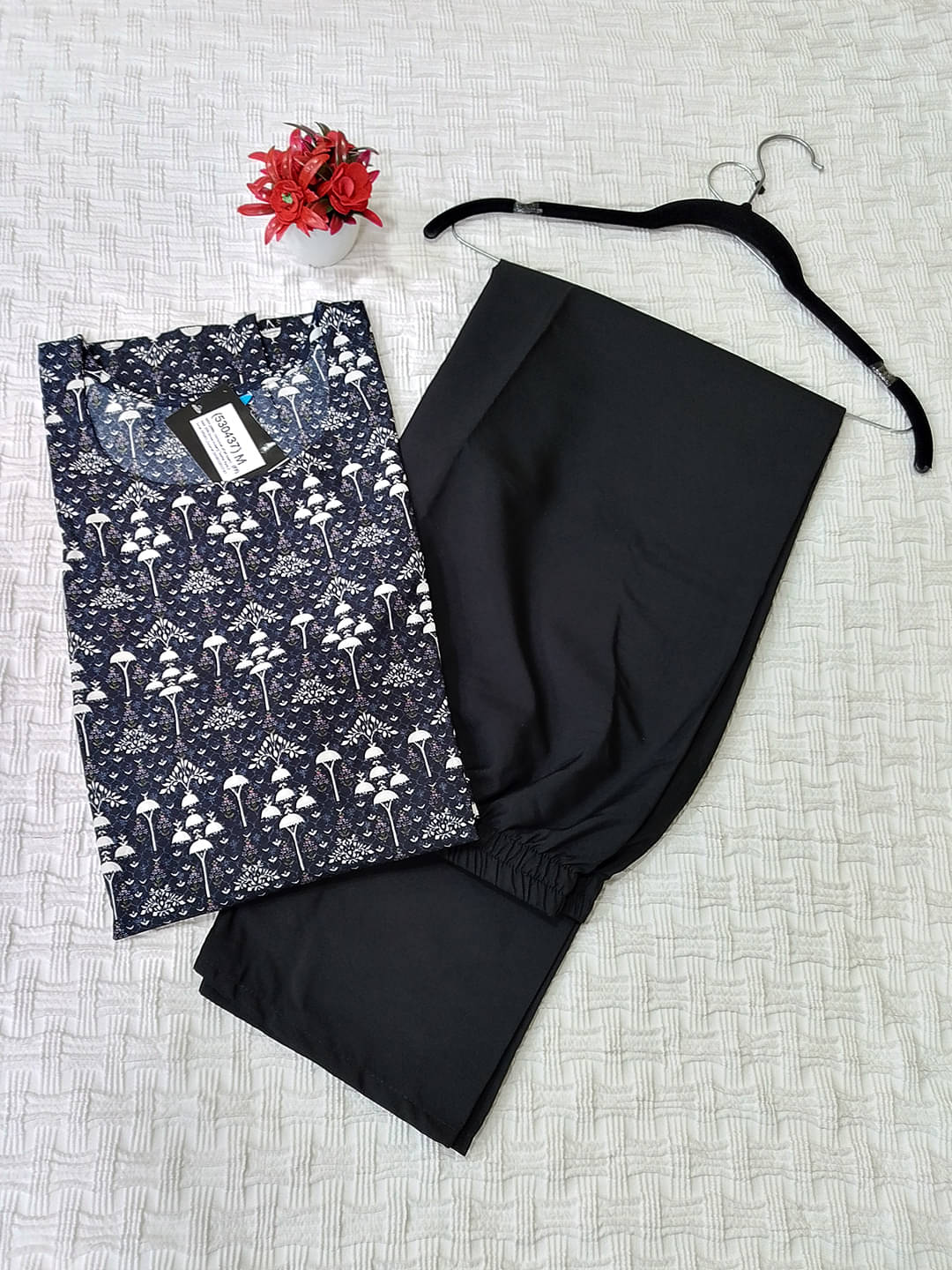     			Ethnicbasket Pack of 1 Crepe Printed Straight Women's Kurti - ( Black )