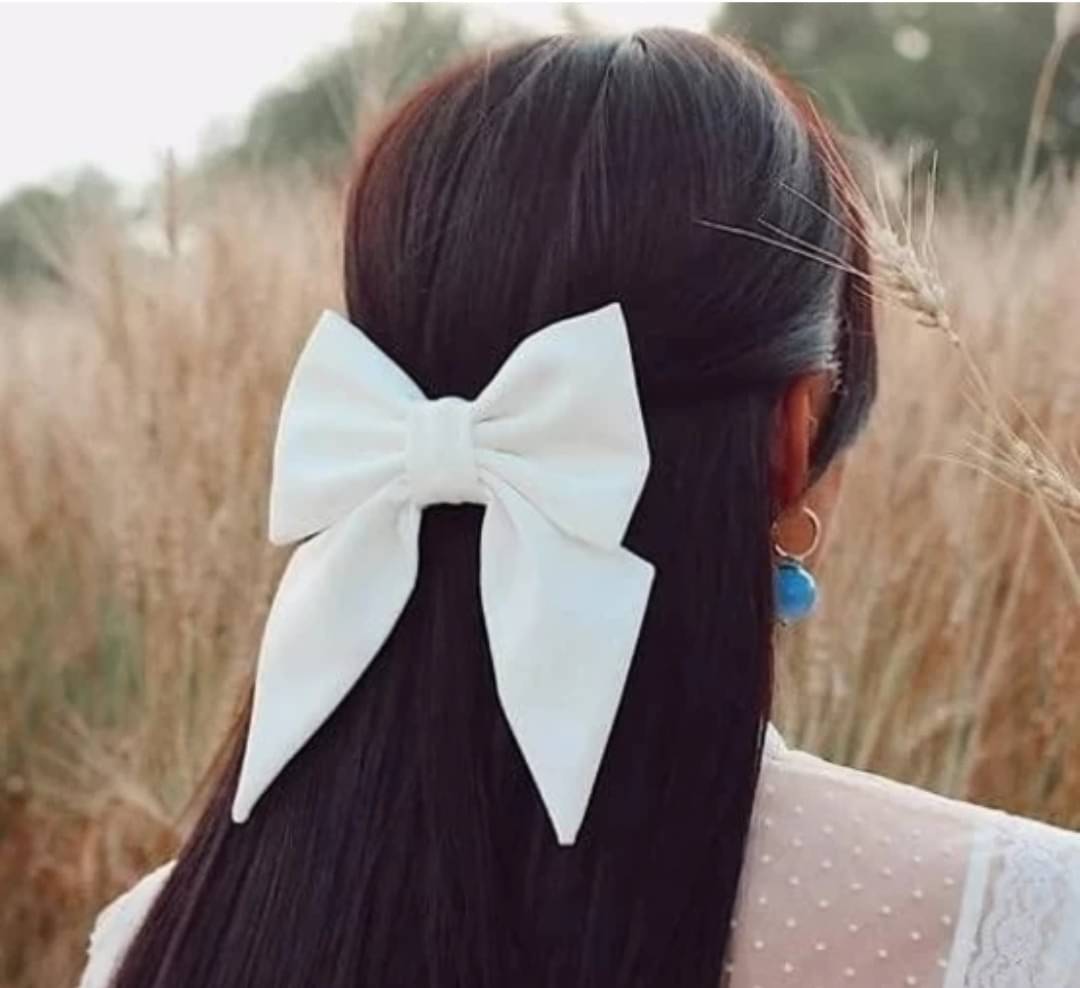     			Rhosyn White Women's Hair Clip ( Pack of 1 )