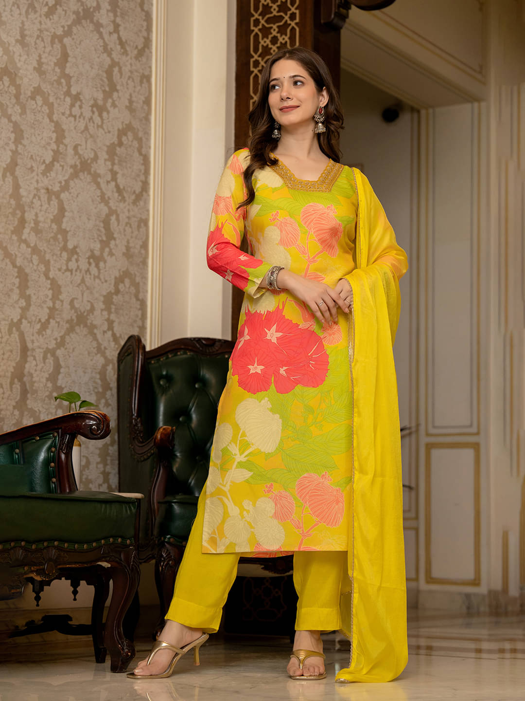    			Vaamsi Rayon Printed Kurti With Pants Women's Stitched Salwar Suit - Yellow ( Pack of 1 )