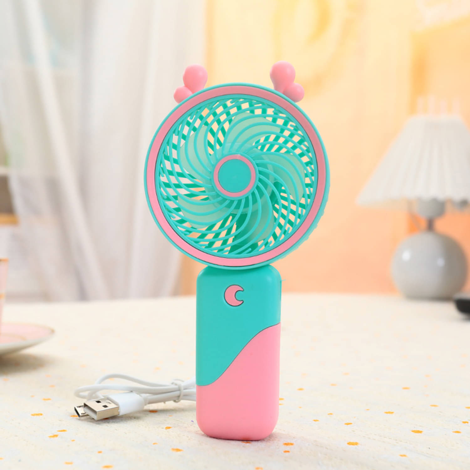 3MADS Cute Round shape Rechargeable Handheld and Desktop Mini USB Fan 3MADS Cute Round shape Rechargeable Handheld and Desktop Mini USB Fan