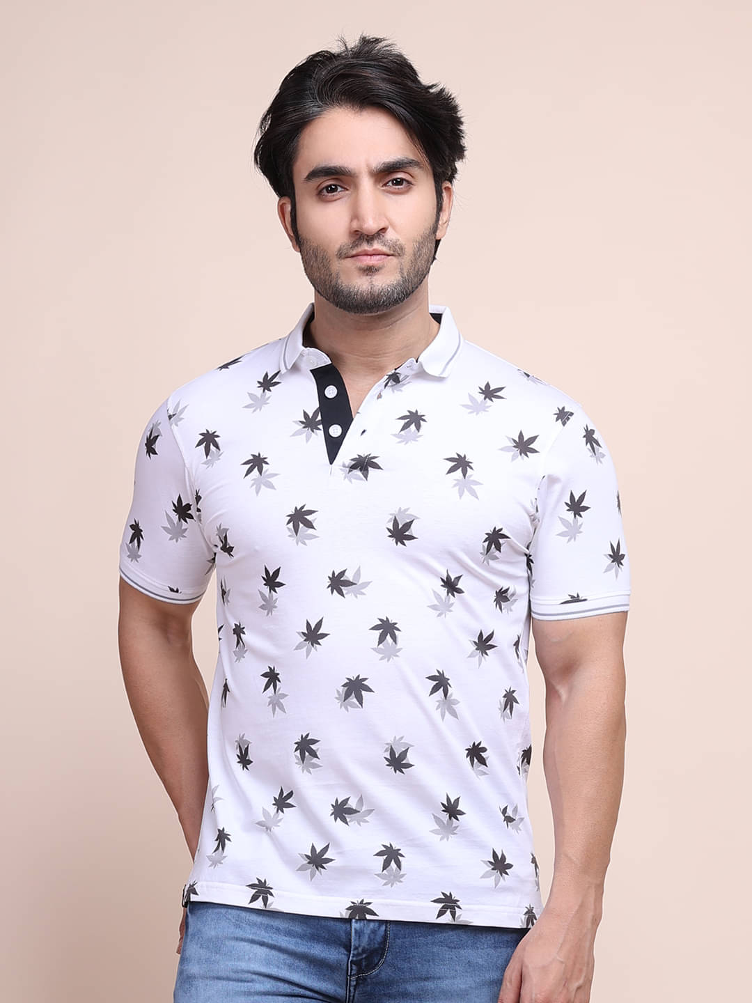 BERRYBLUES Cotton Blend Regular Fit Printed Half Sleeves Men's V-Neck T-Shirt - White ( Pack of 1 ) BERRYBLUES Cotton Blend Regular Fit Printed Half Sleeves Men's V-Neck T-Shirt - White ( Pack of 1 )