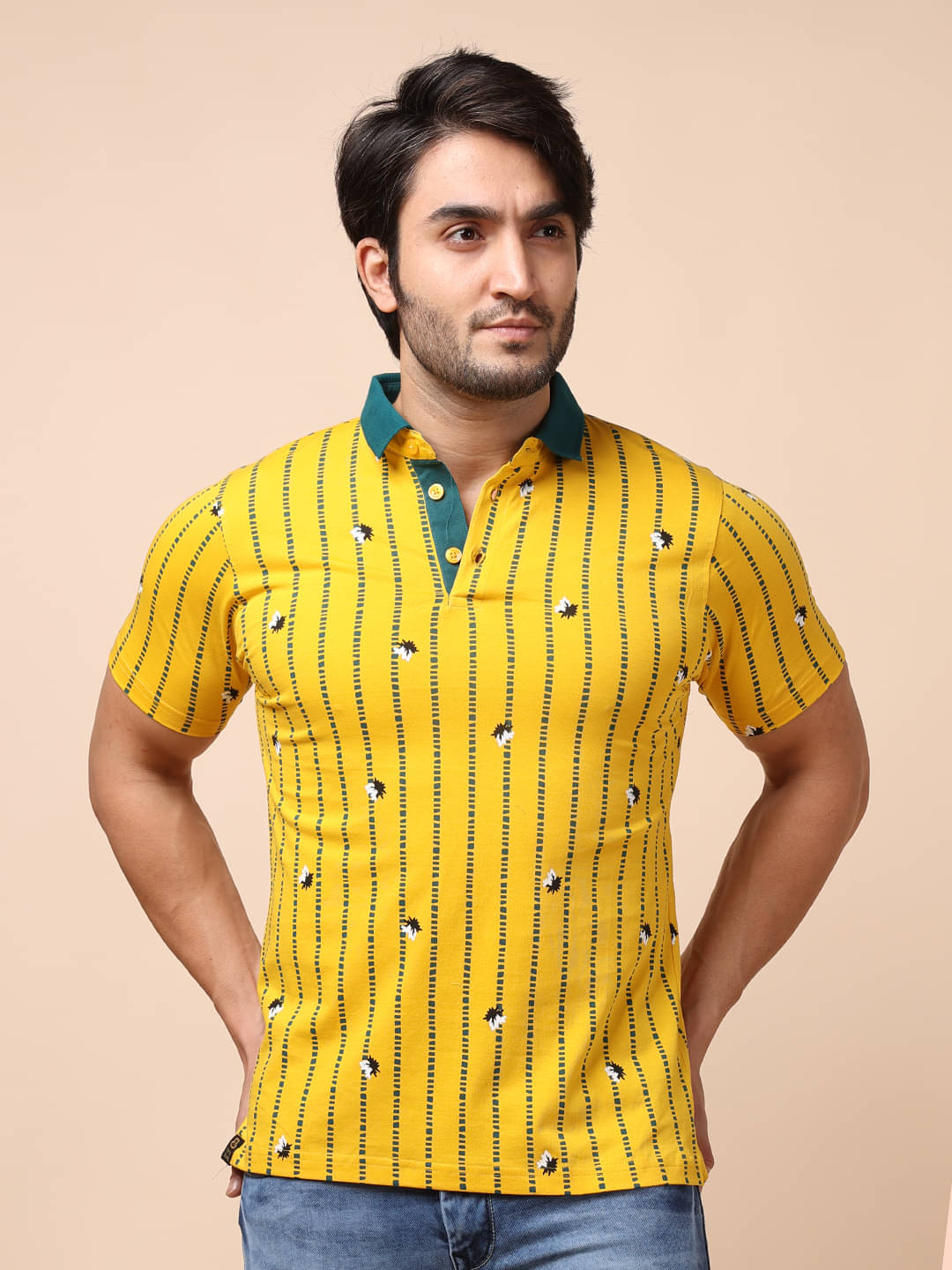 BERRYBLUES Cotton Blend Regular Fit Printed Half Sleeves Men's V-Neck T-Shirt - Yellow ( Pack of 1 )     			BERRYBLUES Cotton Blend Regular Fit Printed Half Sleeves Men's V-Neck T-Shirt - Yellow ( Pack of 1 )