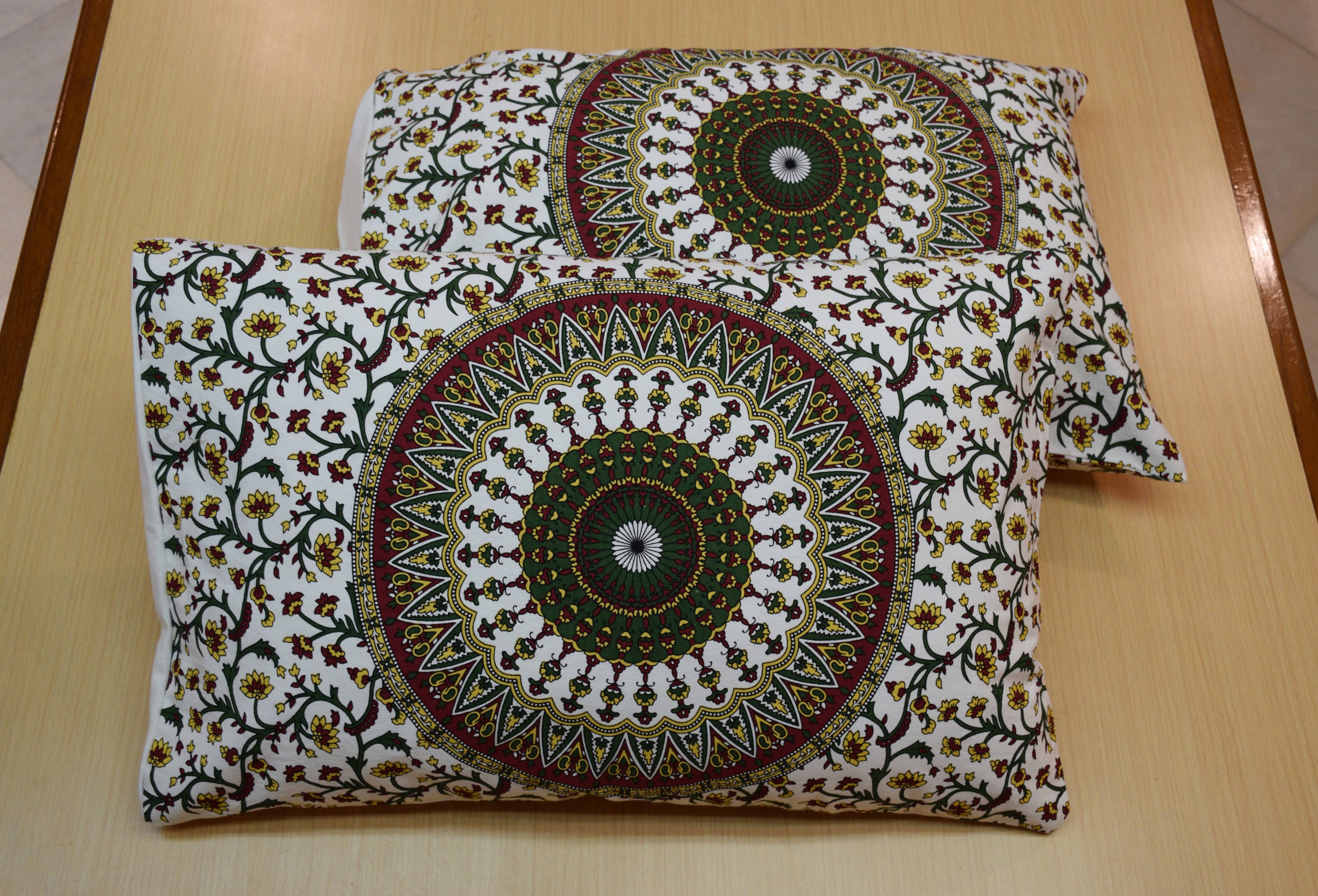     			Miyanbazaz Set of 4 Cotton Floral Cylindrical Cushion Cover (45X45)cm - Yellow