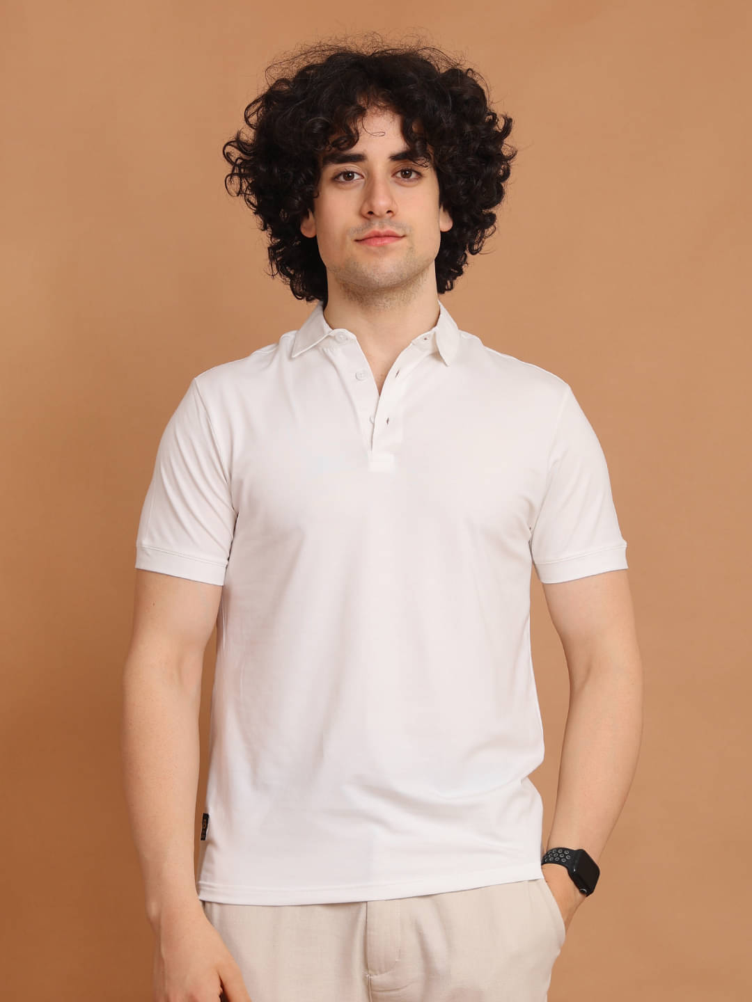 BERRYBLUES Cotton Blend Regular Fit Solid Half Sleeves Men's V-Neck T-Shirt - White ( Pack of 1 ) BERRYBLUES Cotton Blend Regular Fit Solid Half Sleeves Men's V-Neck T-Shirt - White ( Pack of 1 )