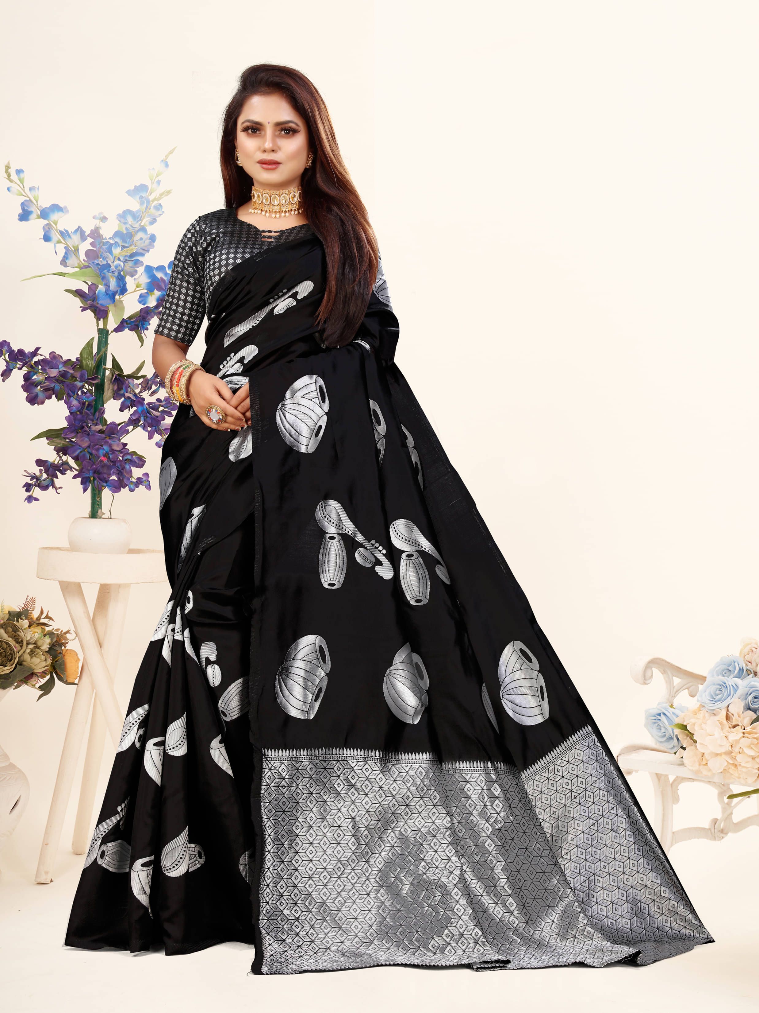     			VEDANT VASTRAM Art Silk Self Design Saree With Unstitched Blouse Piece ( Black )