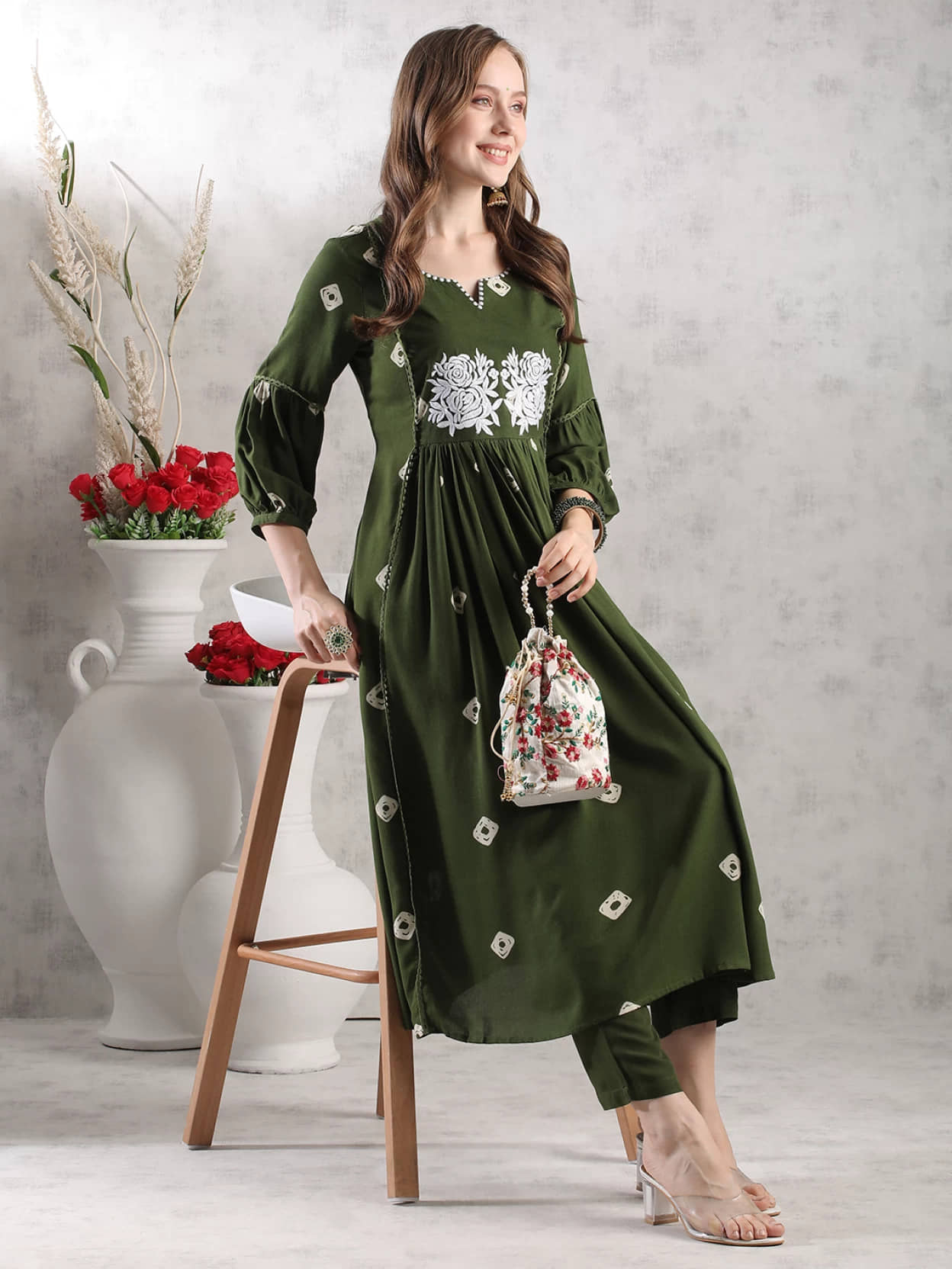 anushansa Rayon Embroidered Kurti With Pants Women's Stitched Salwar Suit - Green ( Pack of 1 )