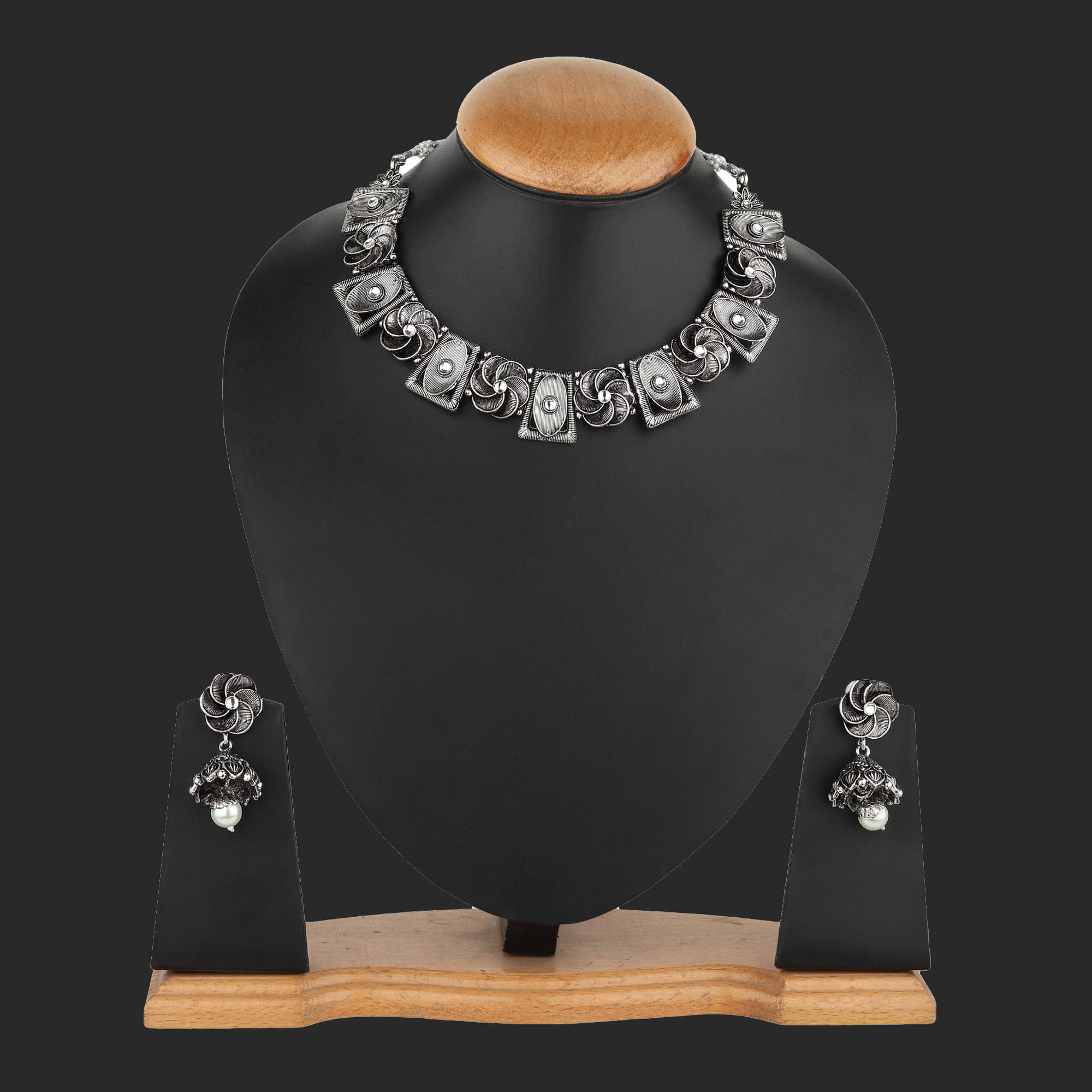     			Rhosyn Silver Brass Necklace Set ( Pack of 1 )
