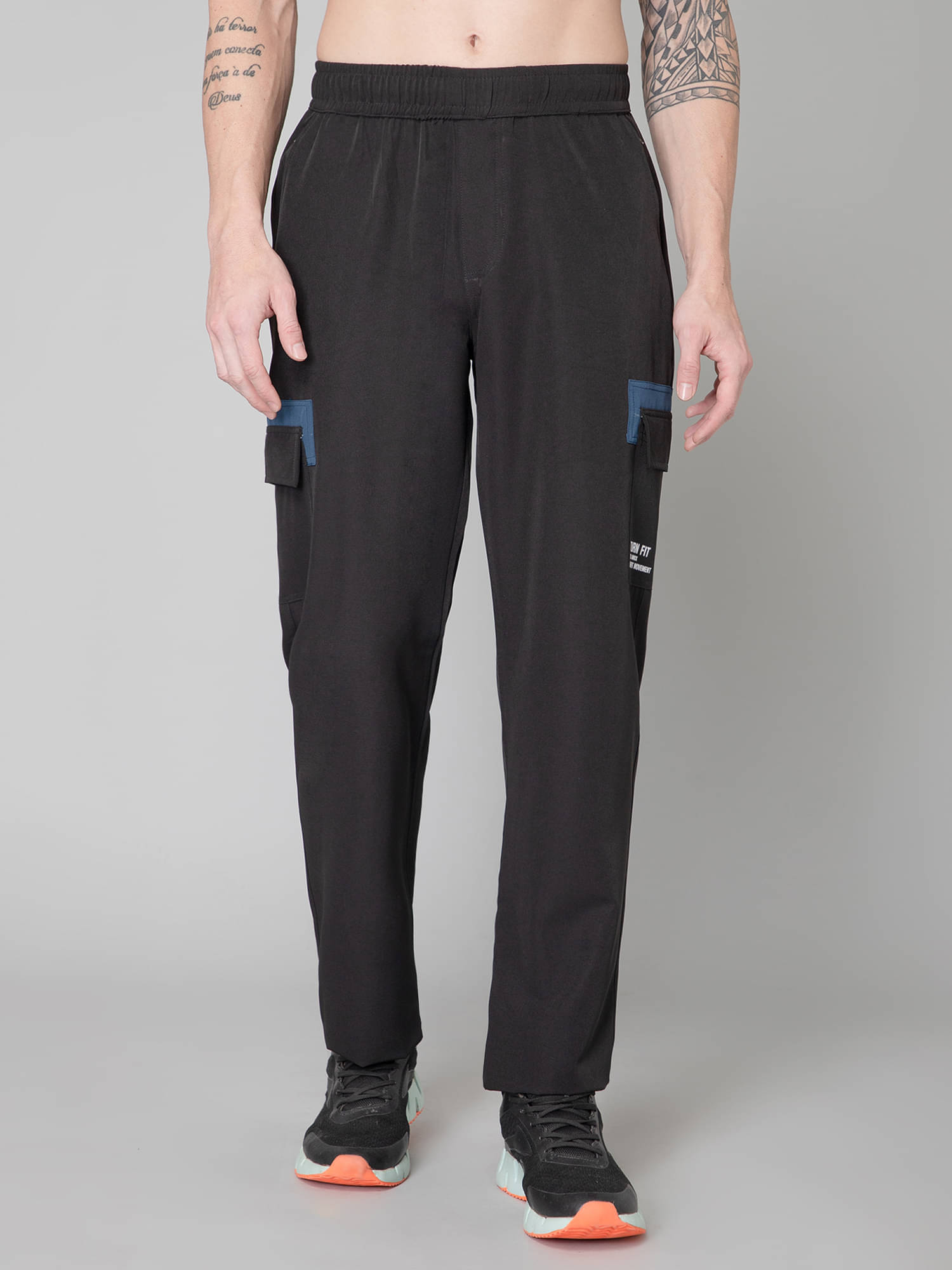     			Turnfit Regular Flat Men's Cargos - Black ( Pack of 1 )