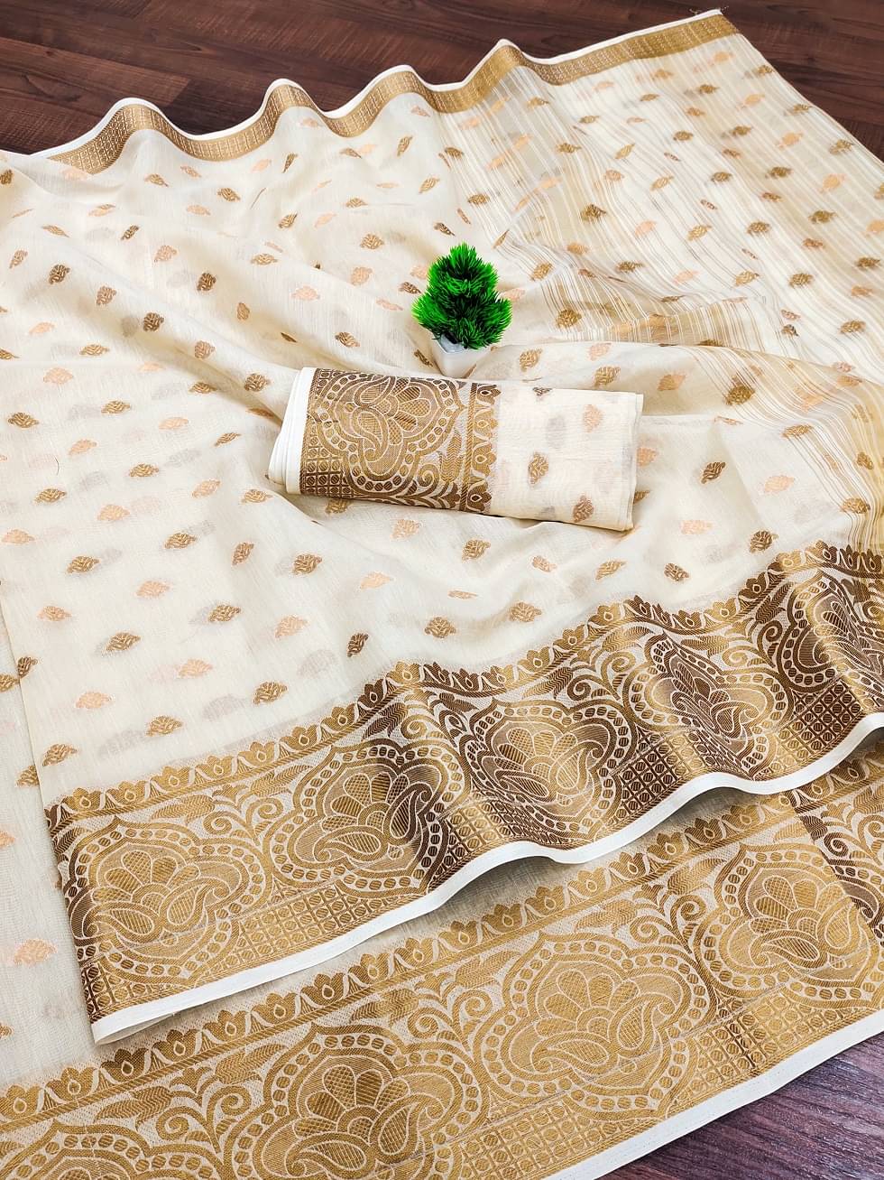     			IndShopMart Cotton Silk Woven Saree With Unstitched Blouse Piece ( Beige )