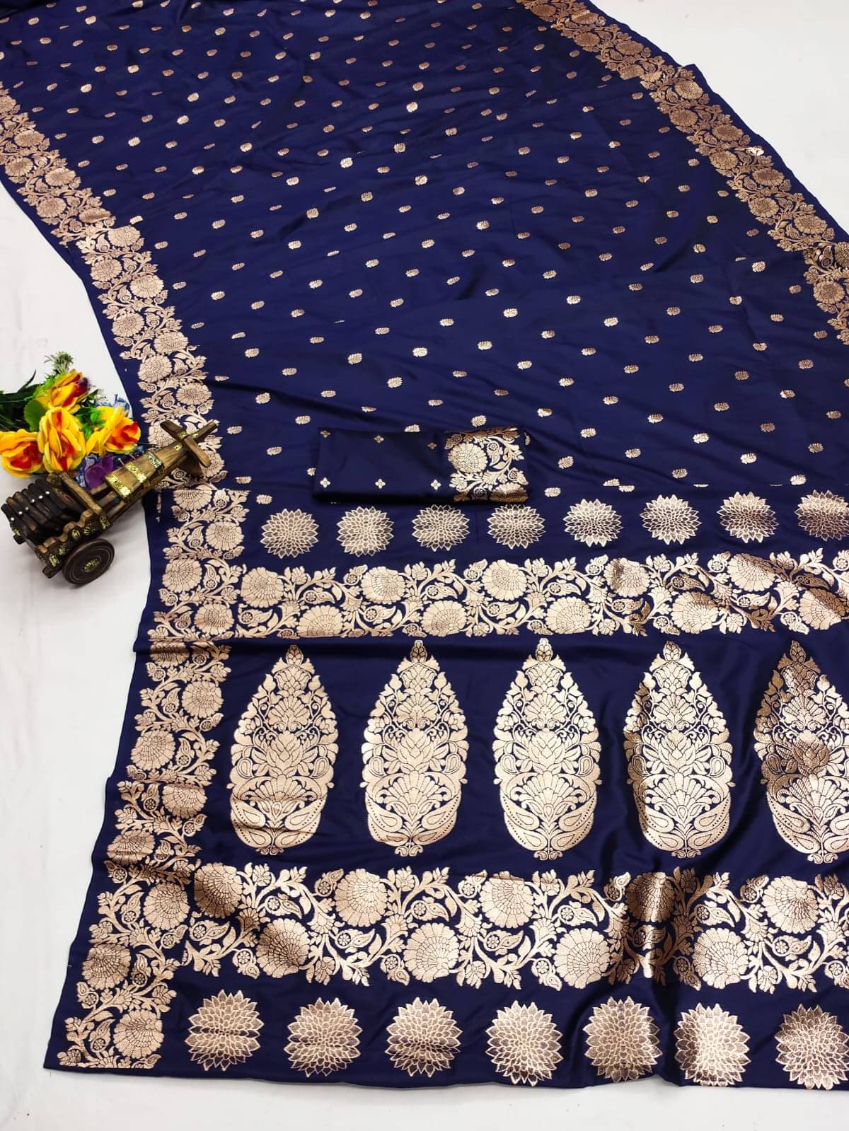 supalee Tex Kanjivaram Silk Woven Saree With Unstitched Blouse Piece ( Blue ) supalee Tex Kanjivaram Silk Woven Saree With Unstitched Blouse Piece ( Blue )