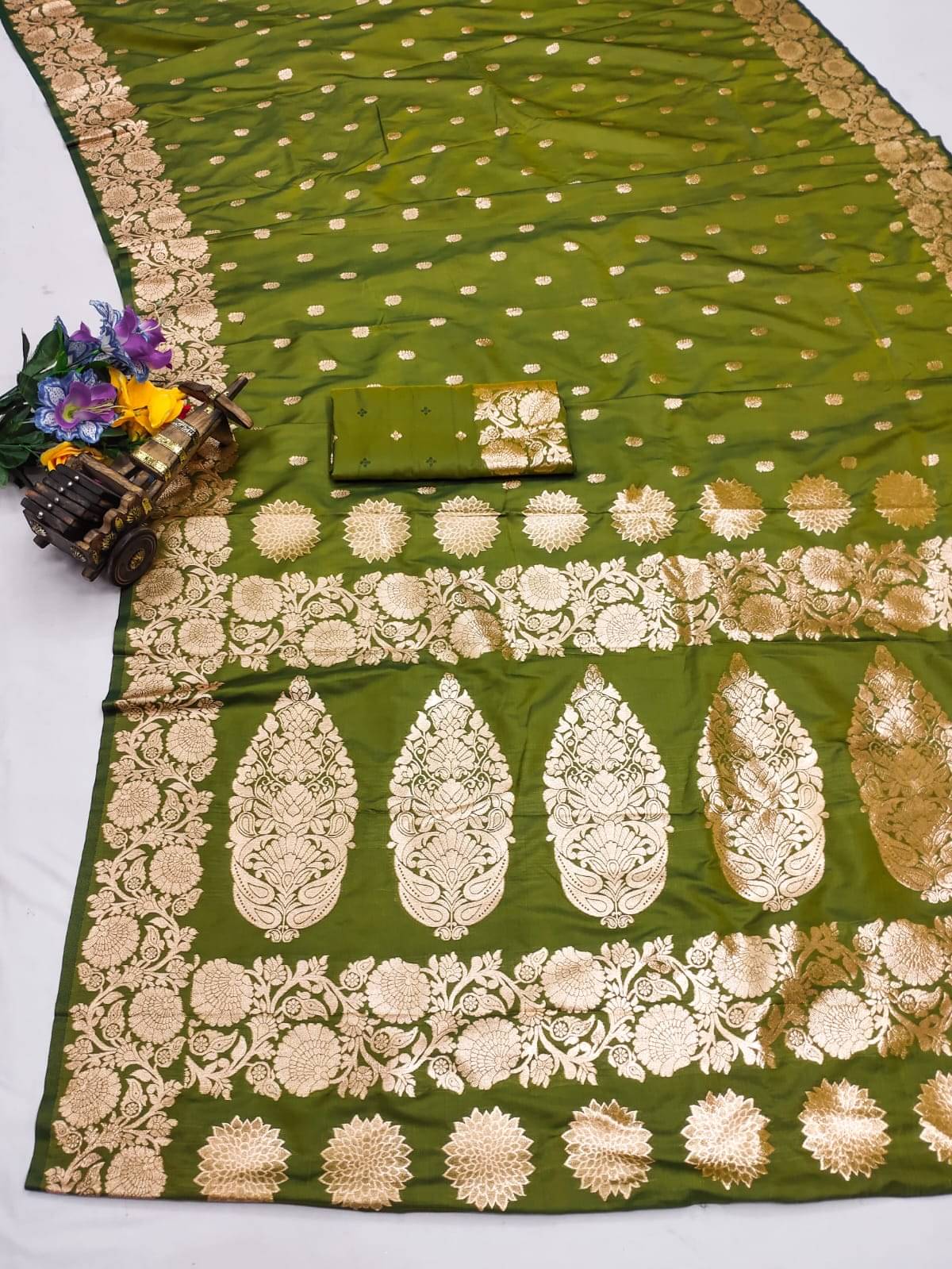 supalee Tex Kanjivaram Silk Woven Saree With Unstitched Blouse Piece ( Fluorescent Green ) supalee Tex Kanjivaram Silk Woven Saree With Unstitched Blouse Piece ( Fluorescent Green )