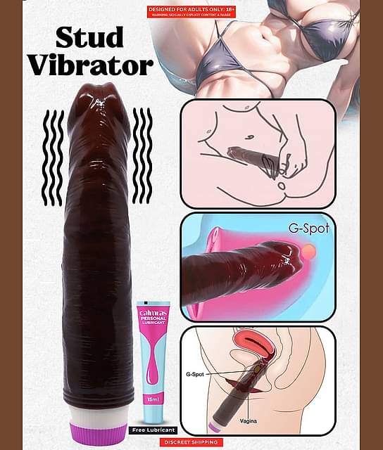 Butunlay yalangoch tok-shou yulduzlari Pantolonsiz korsetda