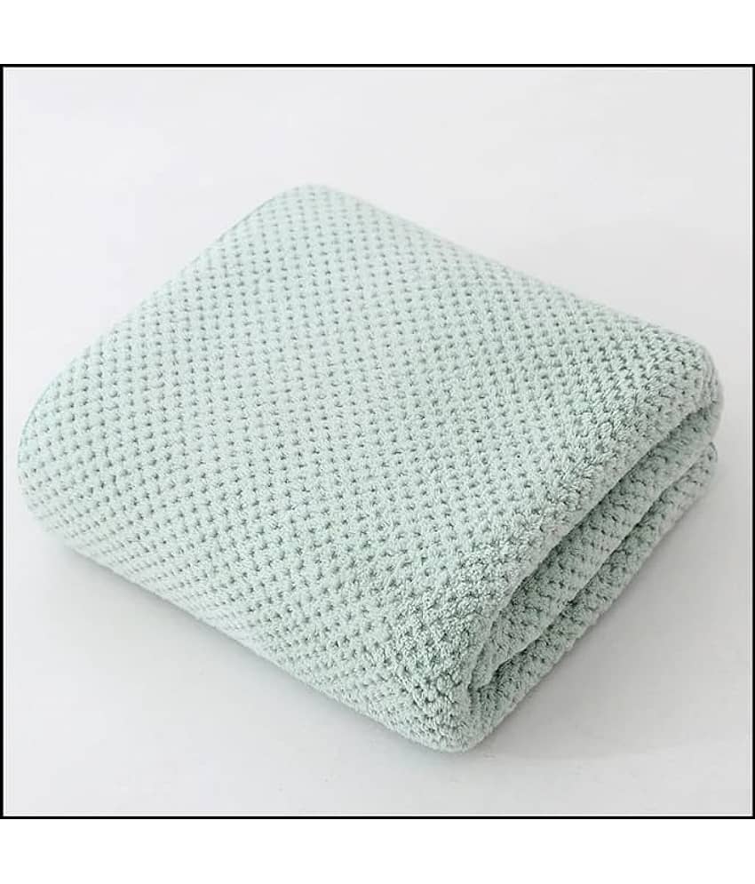 BLUE HOME AND KITCHEN Pack of 1 Microfibre Below 300 -GSM Bath Towel ( Light Grey ) - Towels | Buy online on ZillyBuy