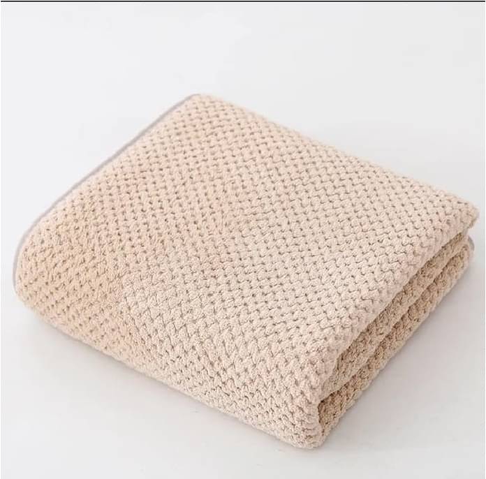 BLUE HOME AND KITCHEN Pack of 1 Microfibre Below 300 -GSM Bath Towel ( Cream )     			BLUE HOME AND KITCHEN Pack of 1 Microfibre Below 300 -GSM Bath Towel ( Cream )