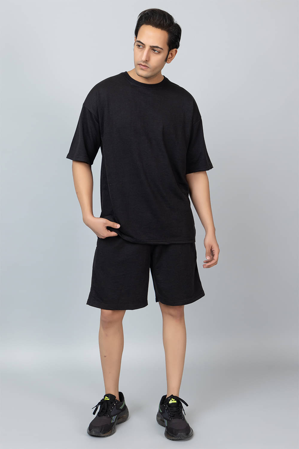 Montera India Cotton Blend Oversized Fit Solid Half Sleeves Men's Round T-Shirt - Black ( Pack of 1 ) Montera India Cotton Blend Oversized Fit Solid Half Sleeves Men's Round T-Shirt - Black ( Pack of 1 )