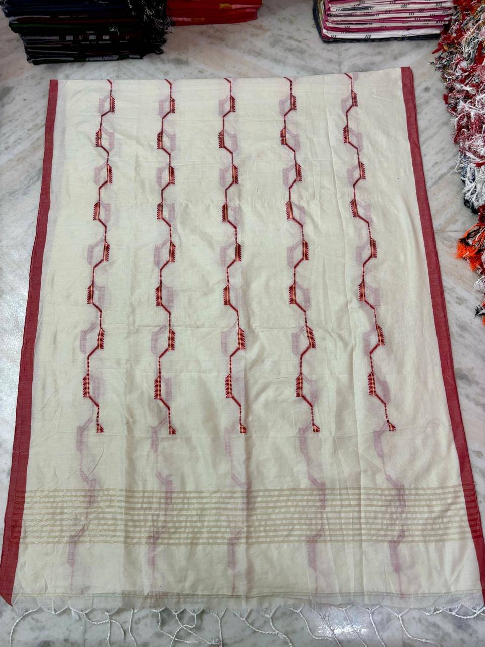     			SARADA HANDLOOM Cotton Embroidered Saree With Unstitched Blouse Piece ( White )