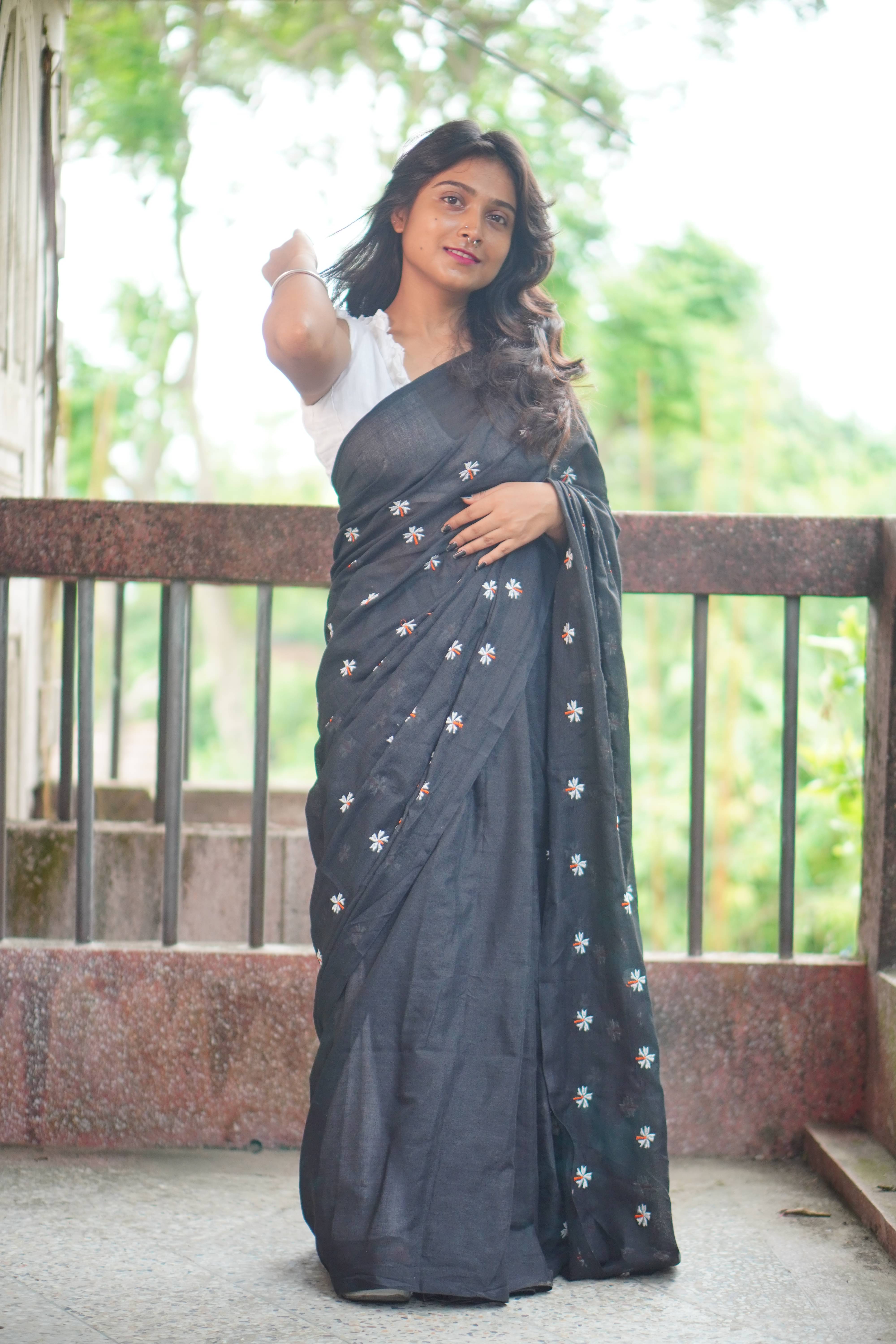     			SARADA HANDLOOM Cotton Embroidered Saree With Unstitched Blouse Piece ( Black )