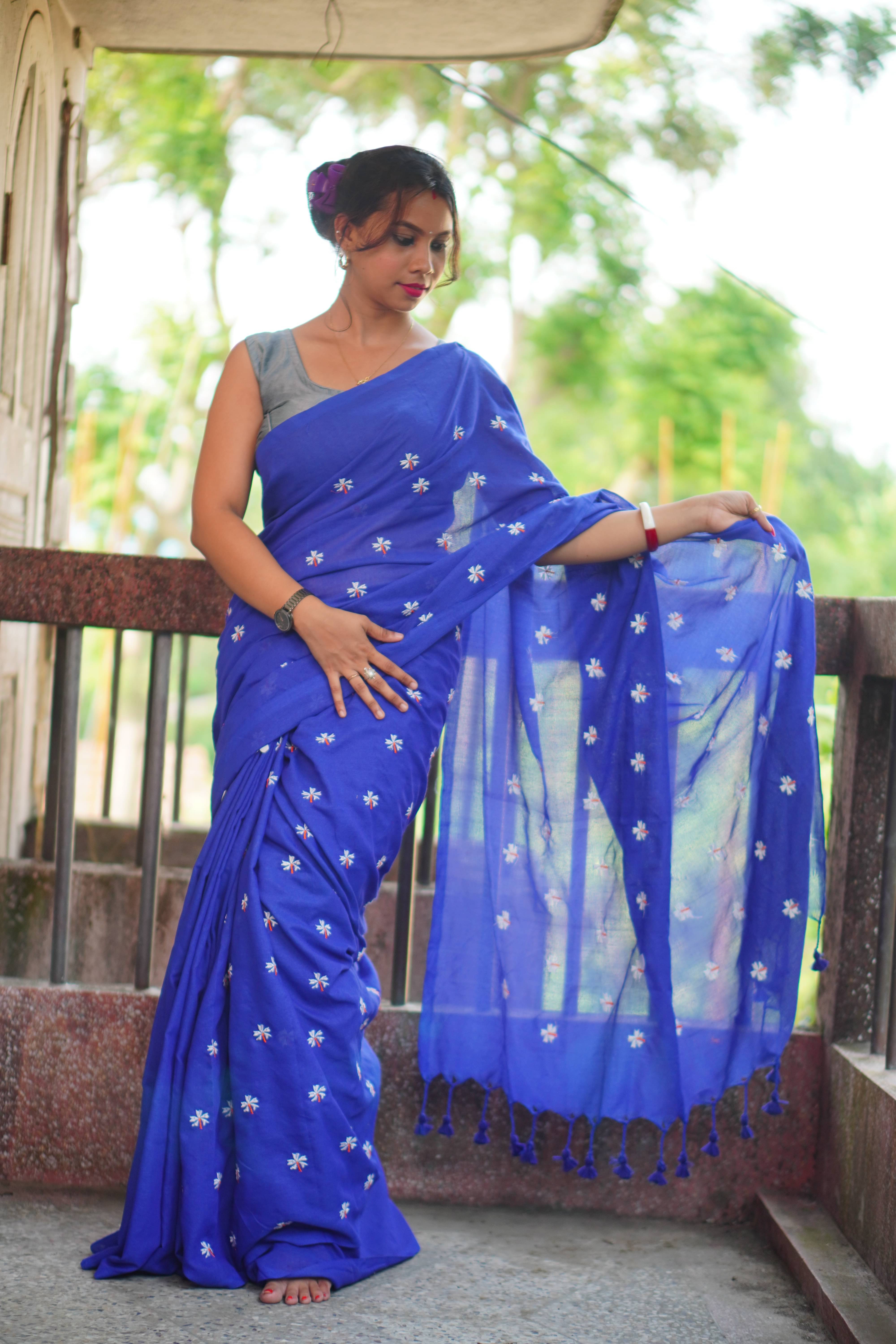     			SARADA HANDLOOM Cotton Embroidered Saree With Unstitched Blouse Piece ( Blue )