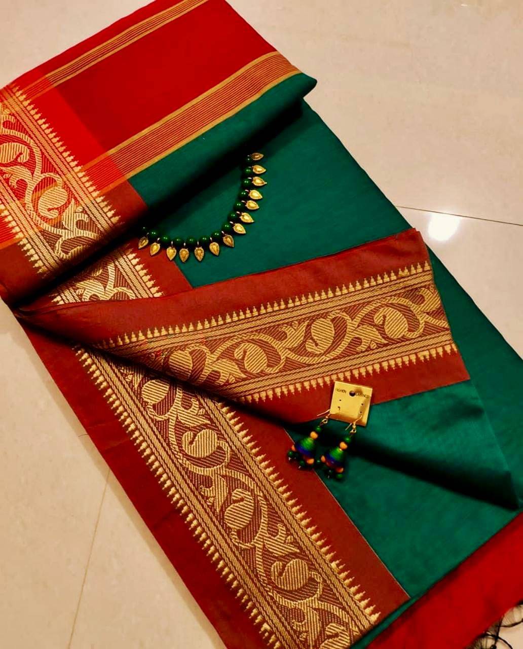     			SARADA HANDLOOM Cotton Self Design Saree With Unstitched Blouse Piece ( Green )