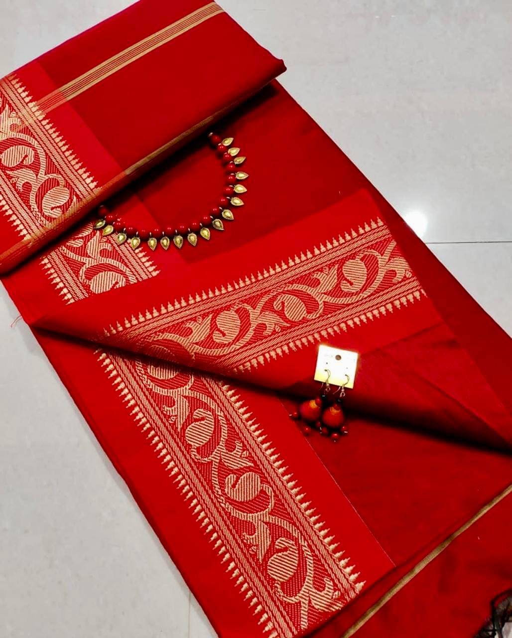     			SARADA HANDLOOM Cotton Self Design Saree With Unstitched Blouse Piece ( Red )
