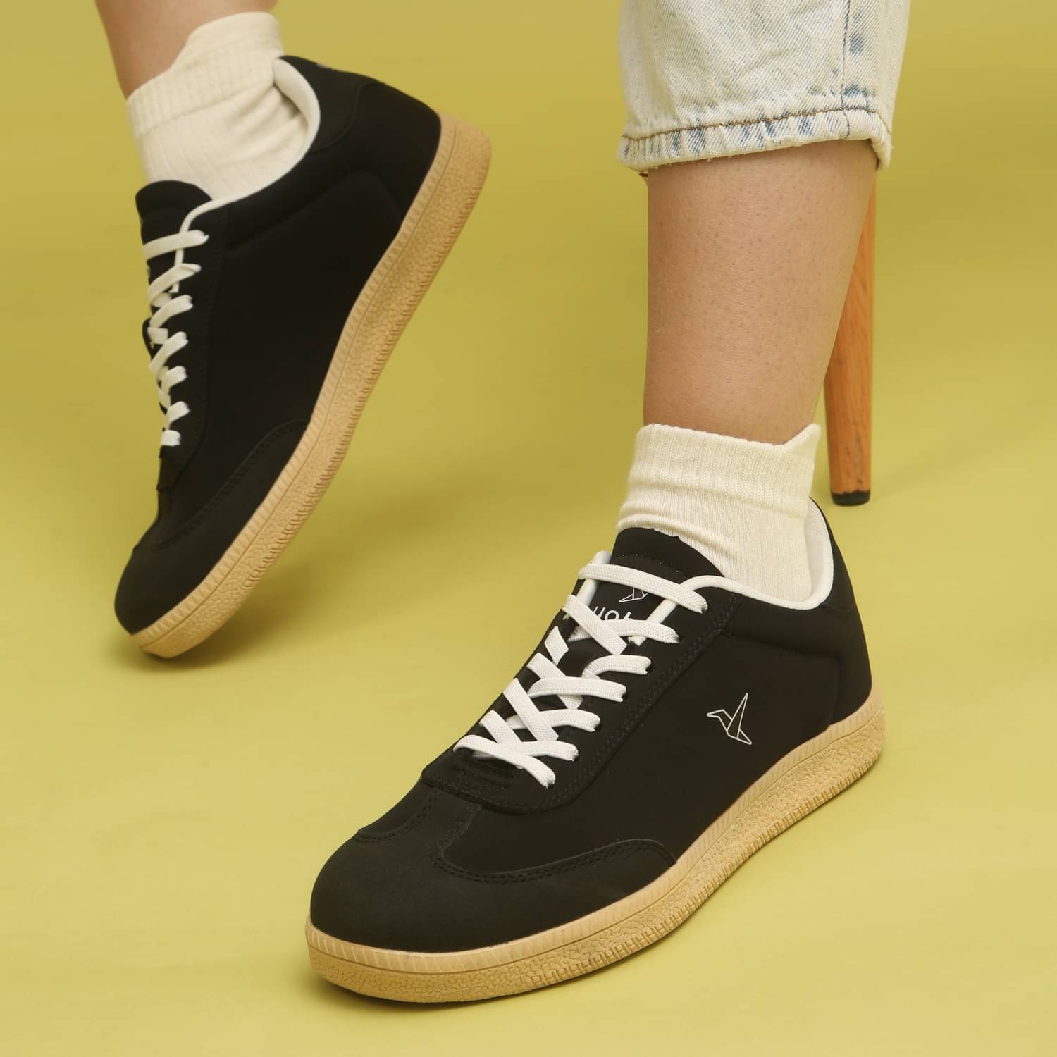     			Yoho Black Women's Sneakers
