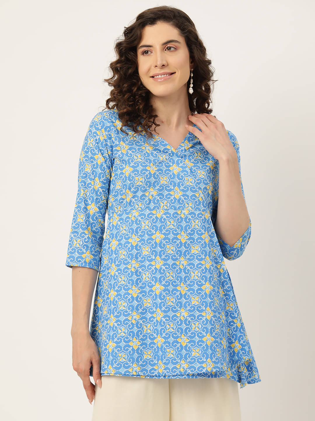     			Cotton Blend Short Kurti For Women (Pack of 1)