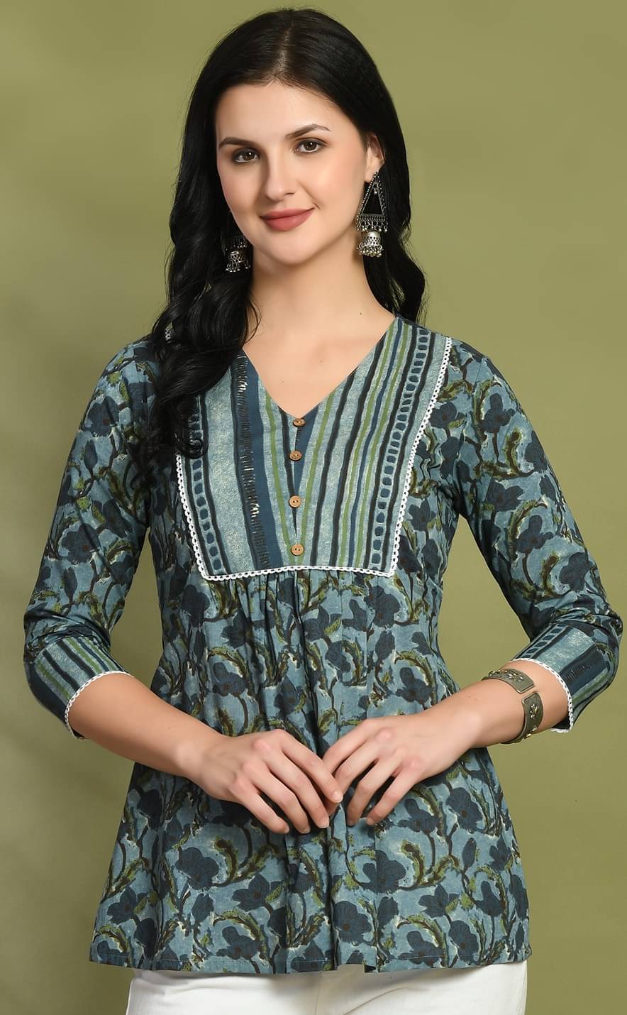     			Cotton Blend Short Kurti For Women (Pack of 1)