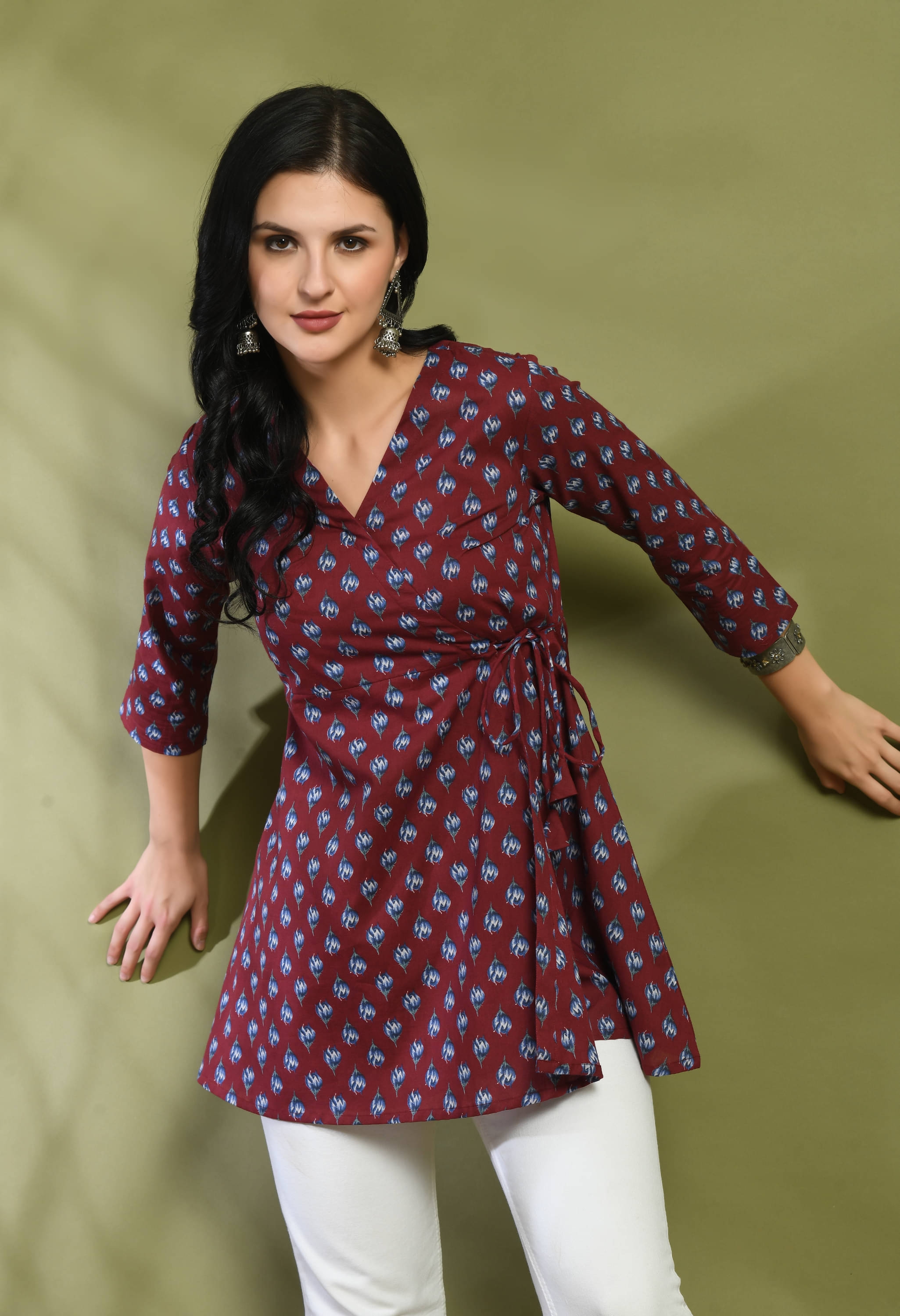     			Cotton Blend Short Kurti For Women (Pack of 1)
