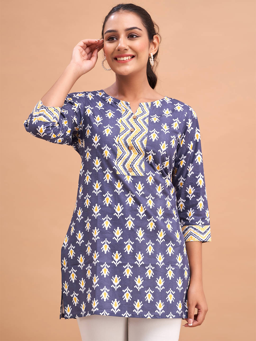 Cotton Blend Short Kurti For Women (Pack of 1) Cotton Blend Short Kurti For Women (Pack of 1)