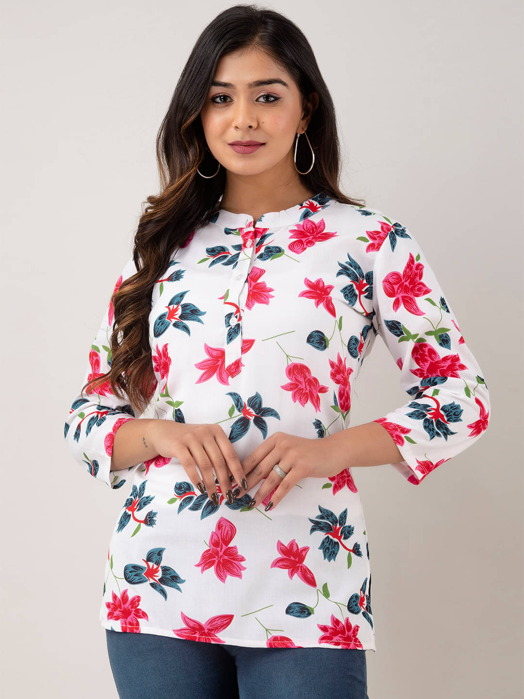     			Cotton Blend Short Kurti For Women (Pack of 1)